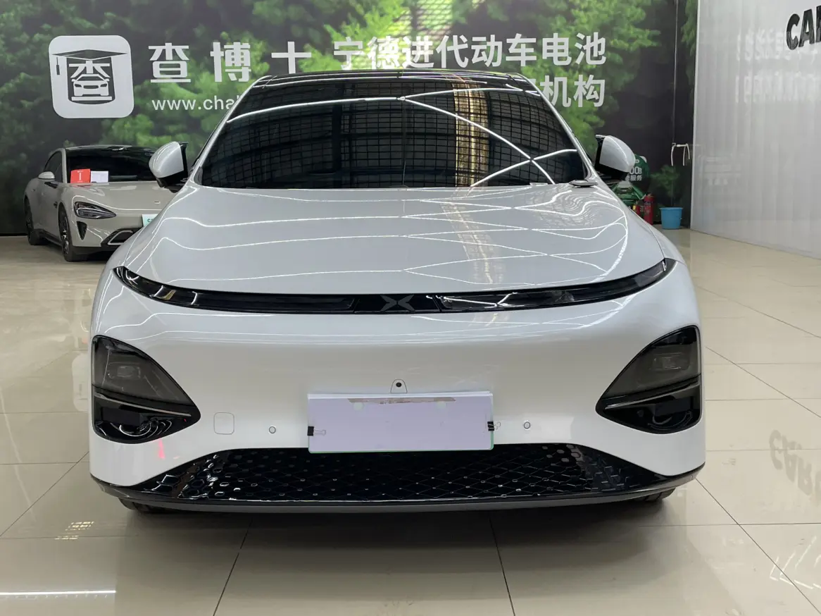 Xpeng G6  из Китая