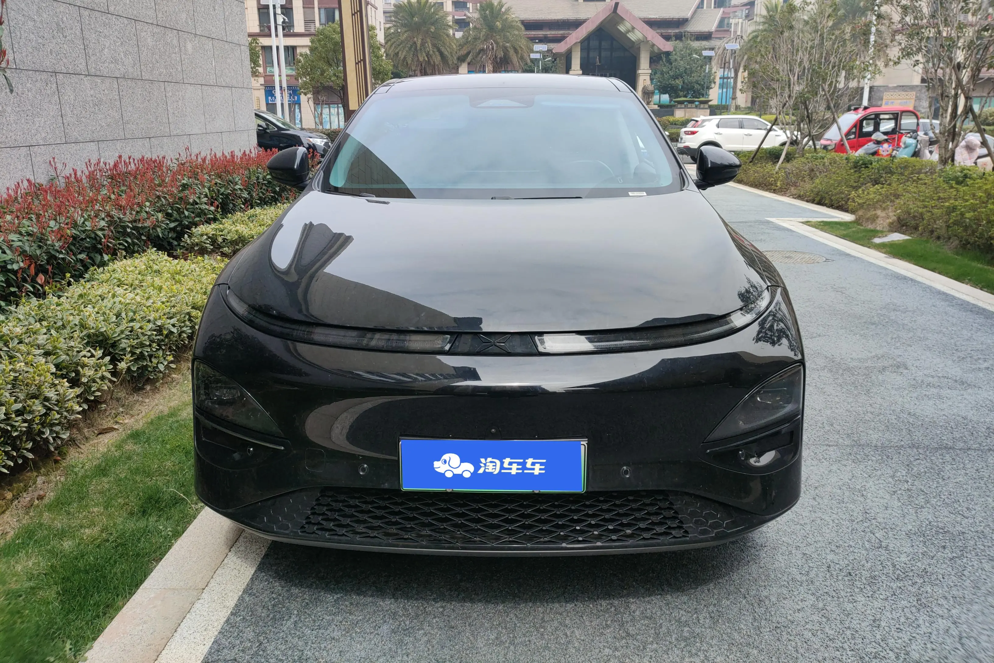 Xpeng G6  из Китая