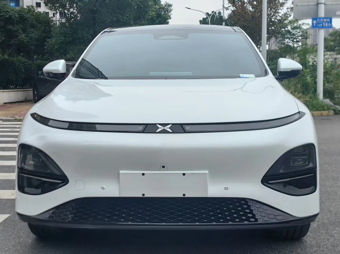 Xpeng G6  из Китая