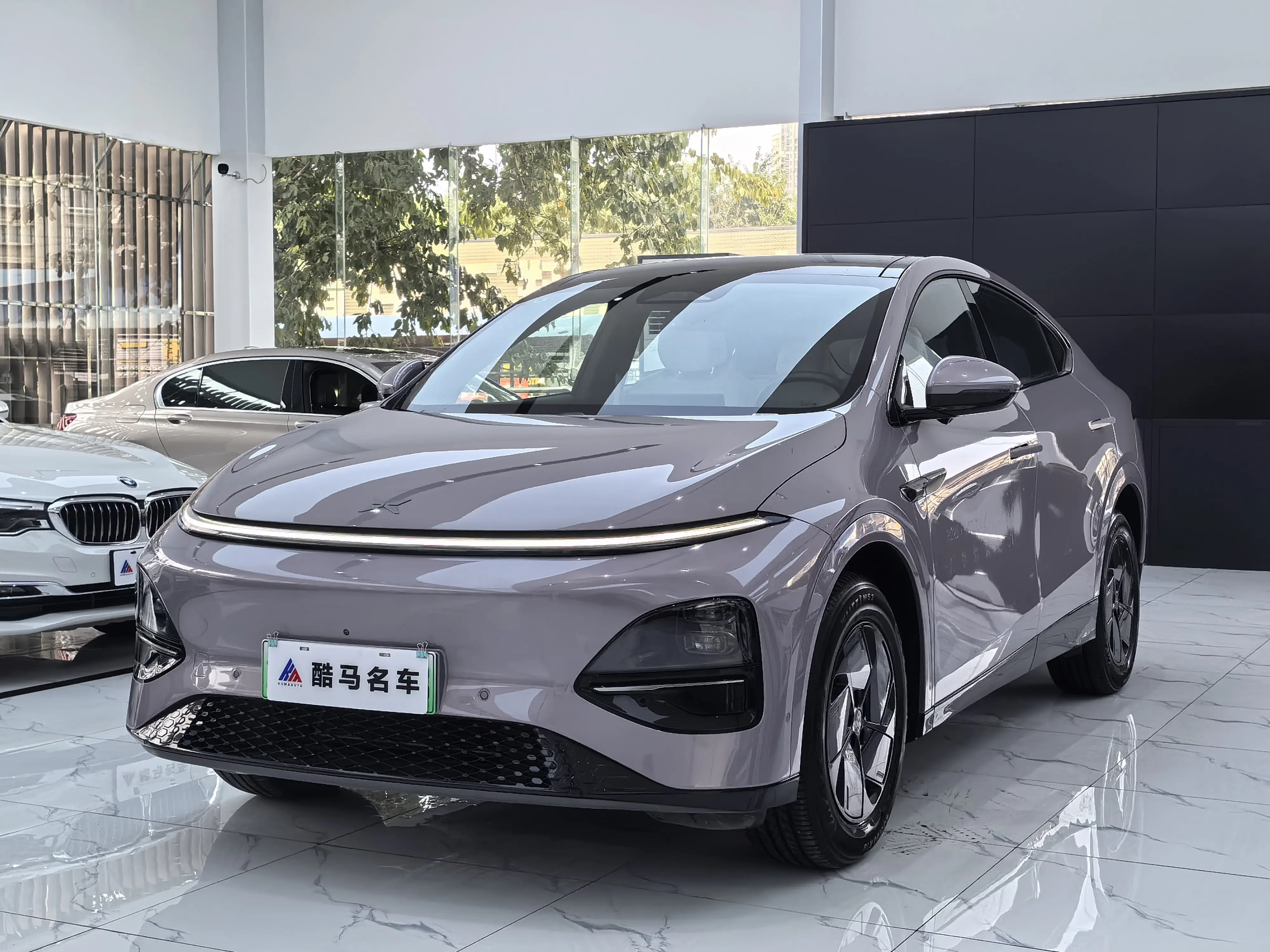 Xpeng G6  из Китая