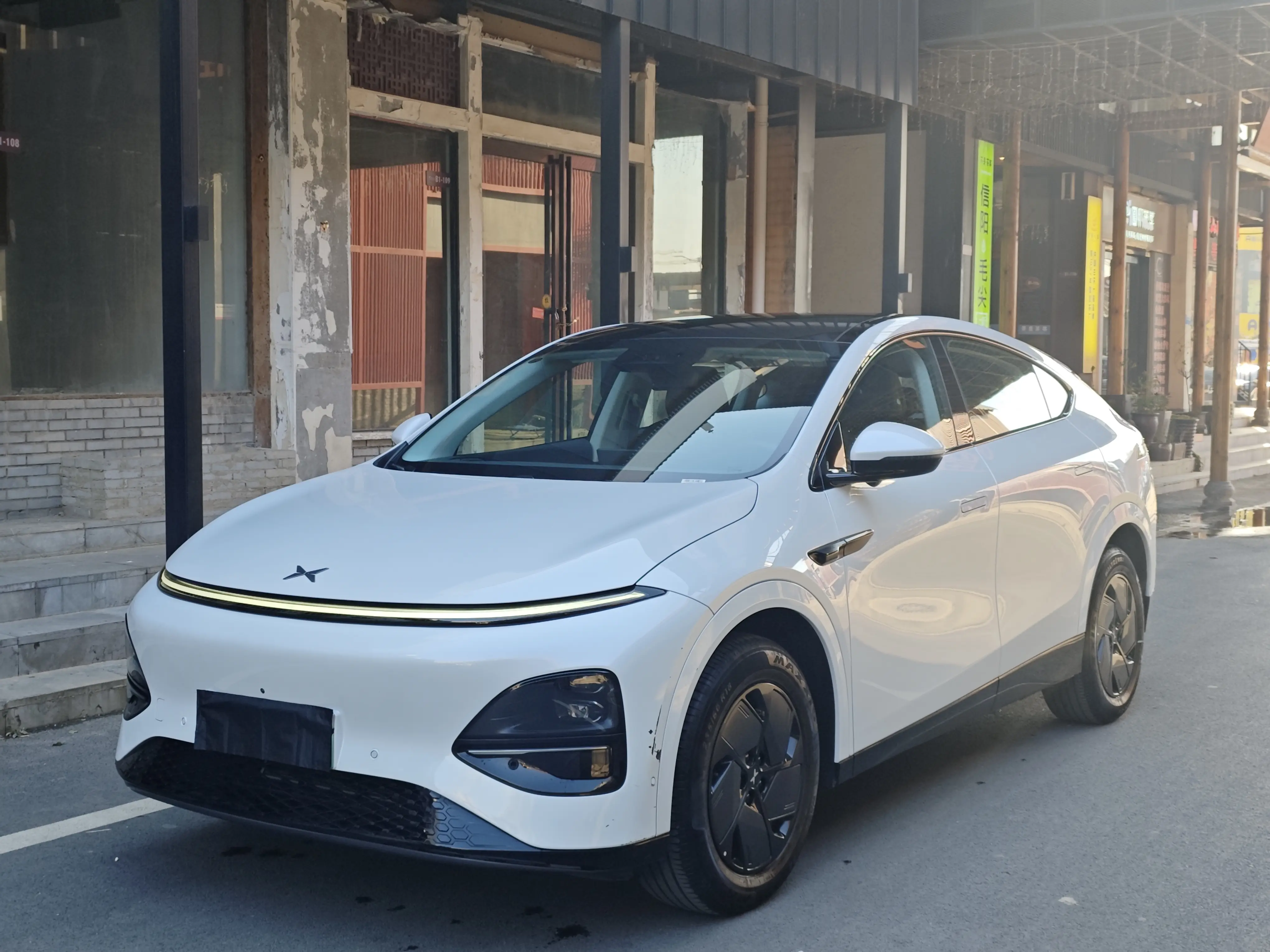 Xpeng G6  из Китая