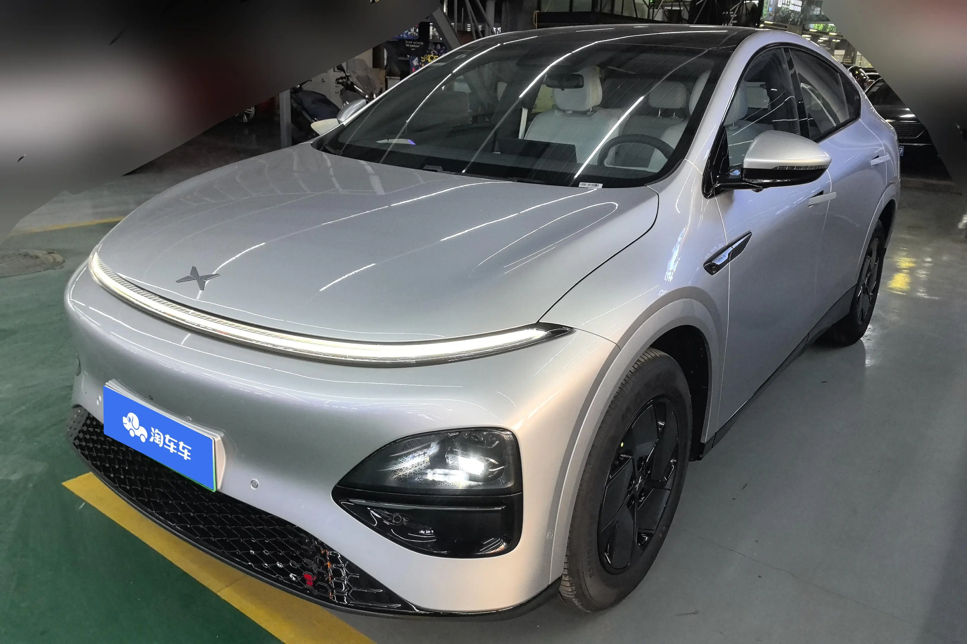 Xpeng G6  из Китая