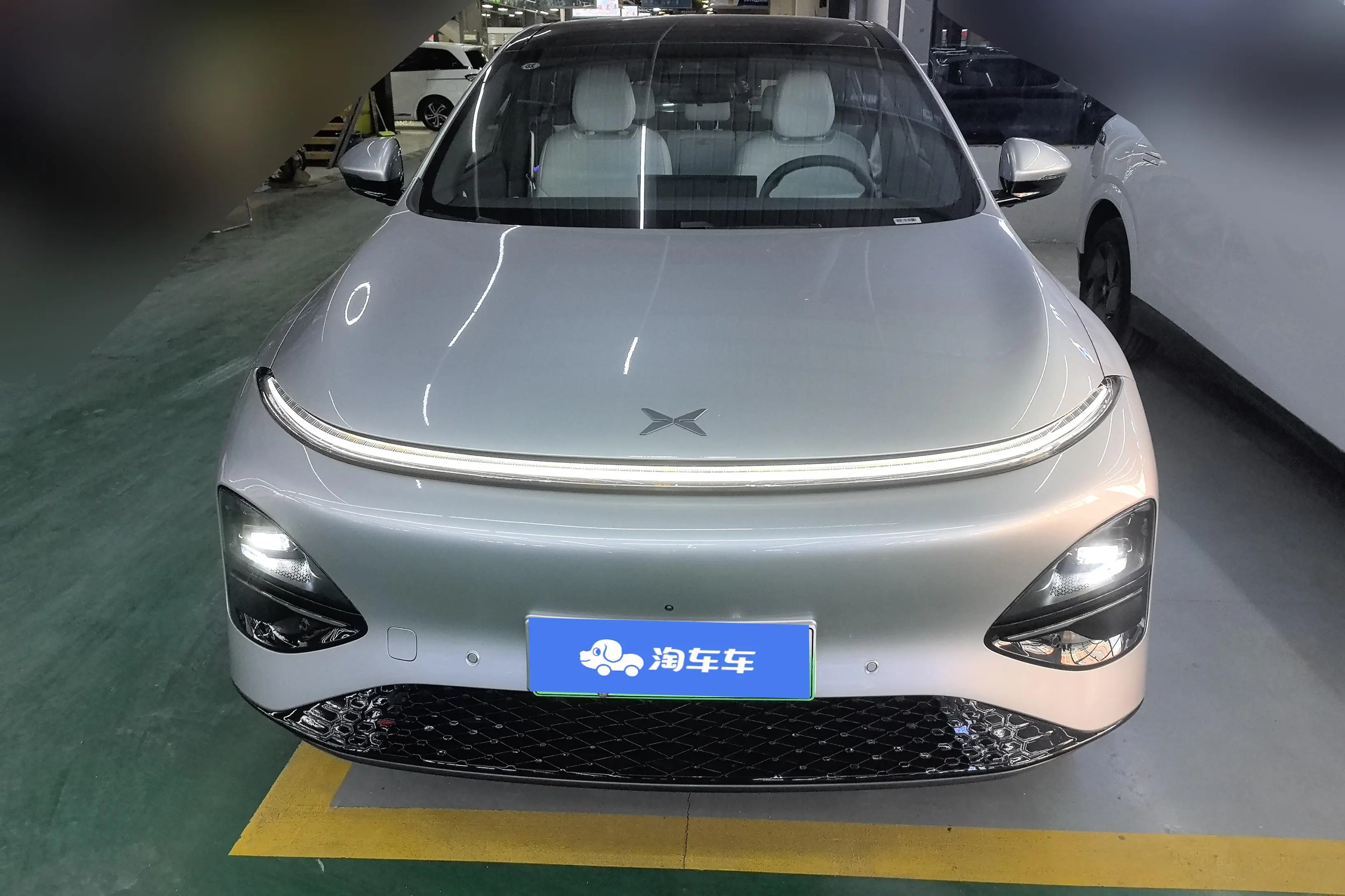 Xpeng G6  из Китая