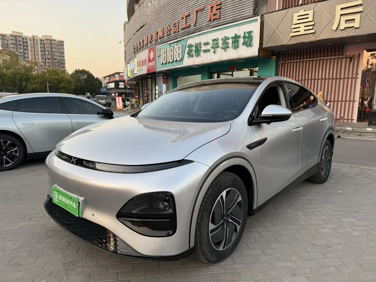 Xpeng G6  из Китая