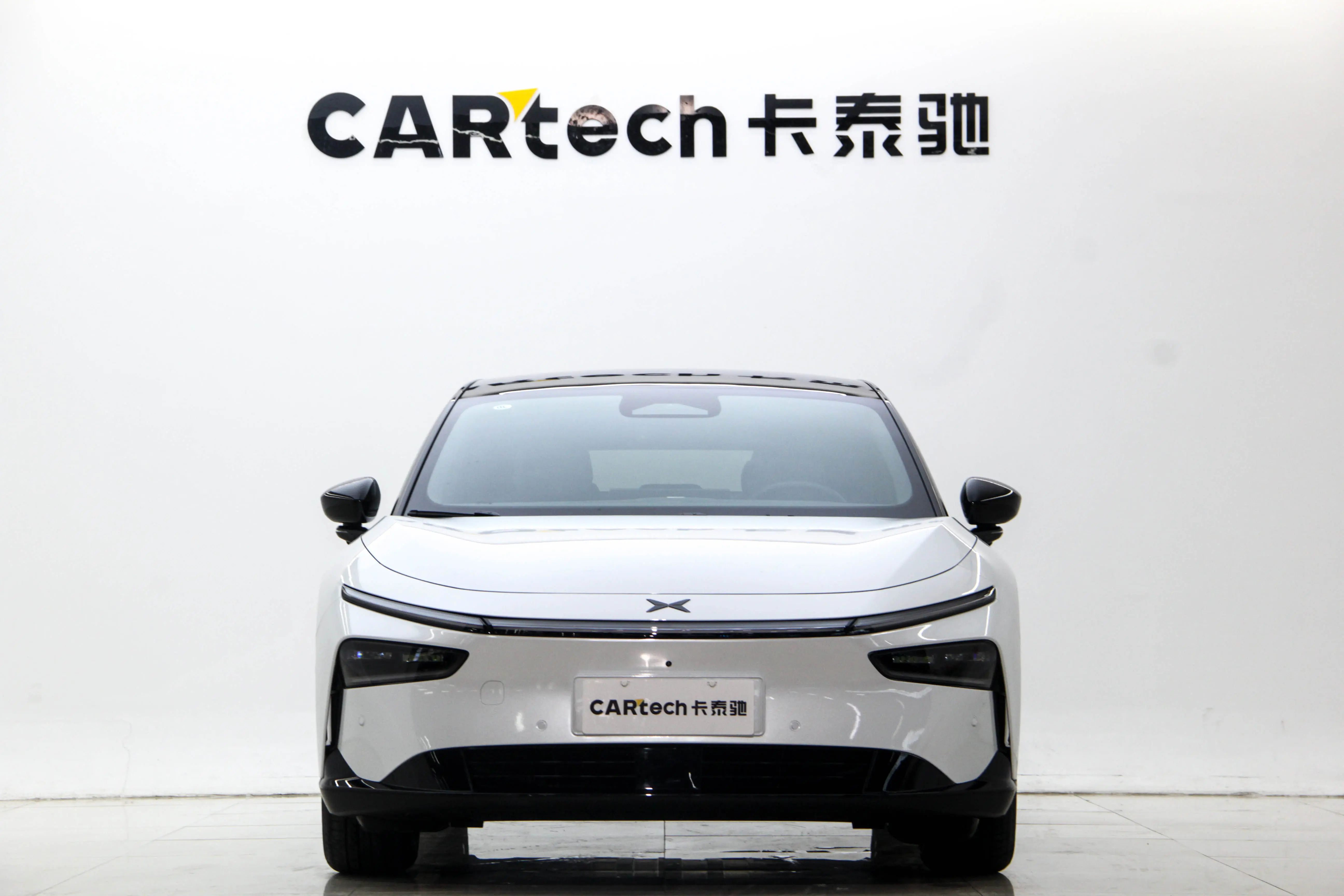 Xpeng P7+  из Китая