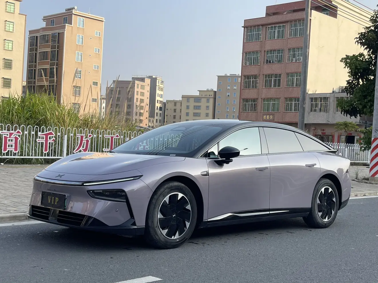 Xpeng P7+  из Китая