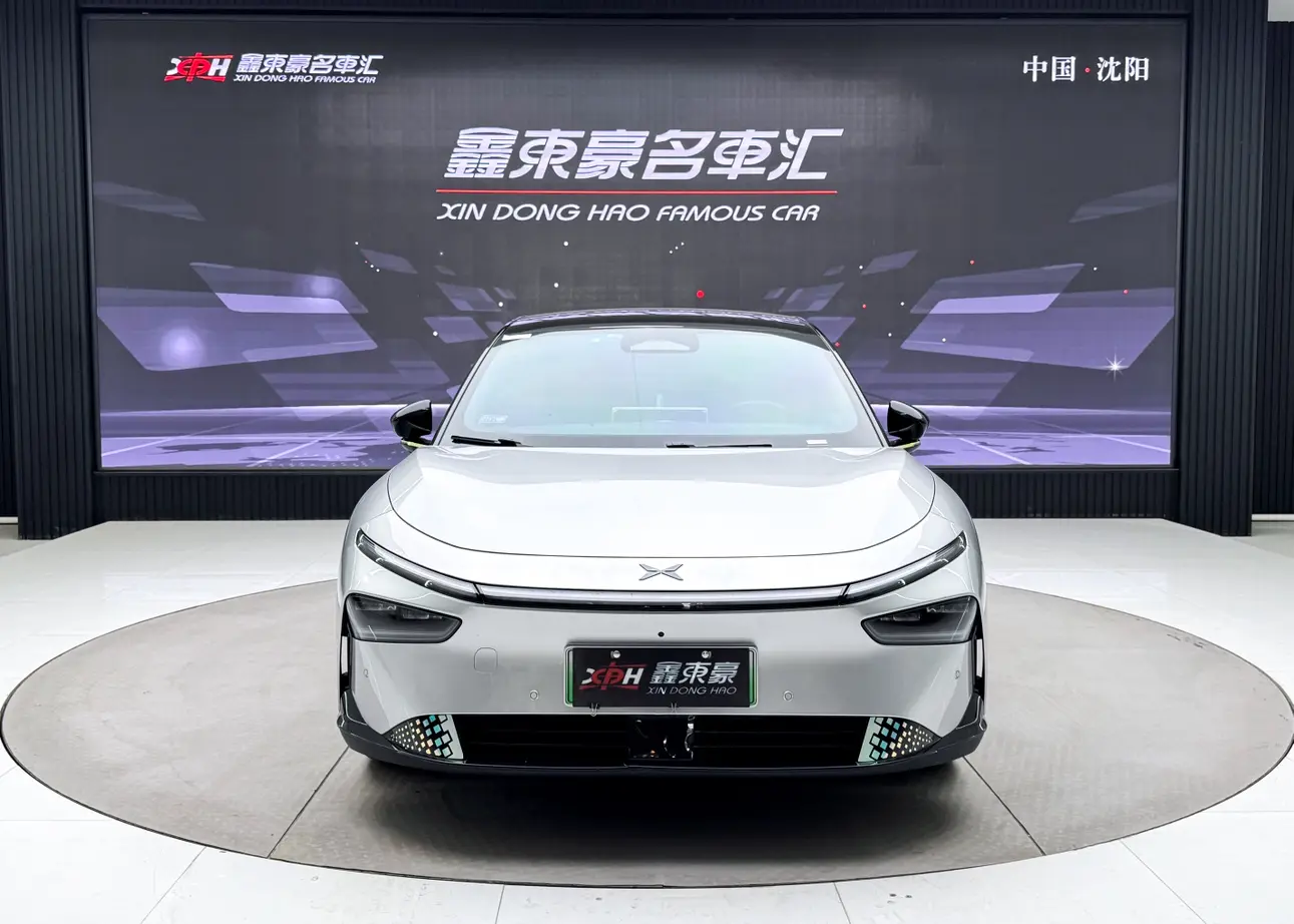 Xpeng P7+  из Китая