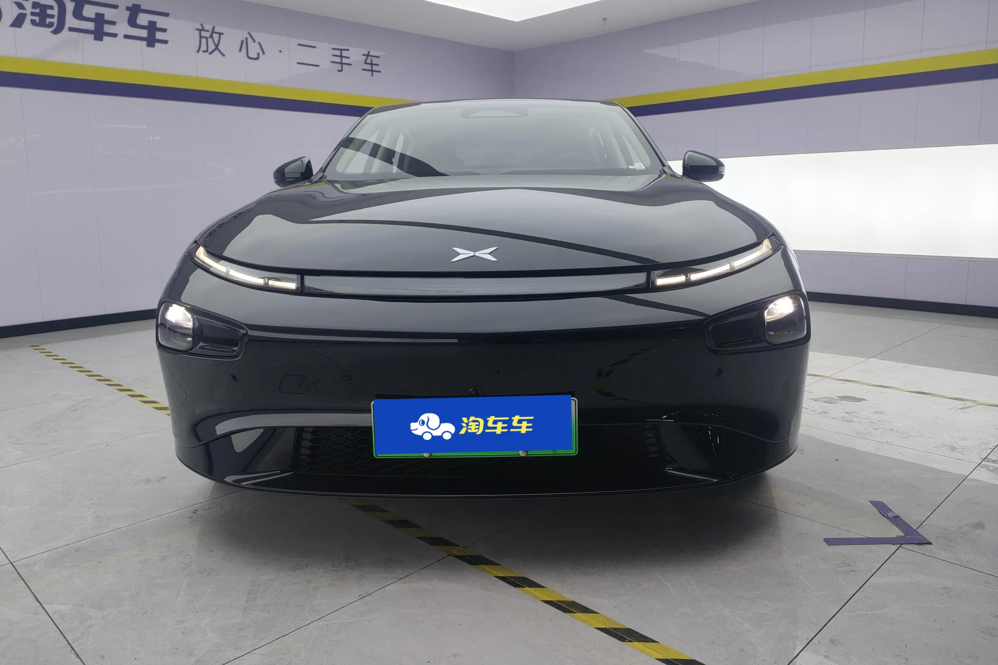 Xpeng P7  из Китая