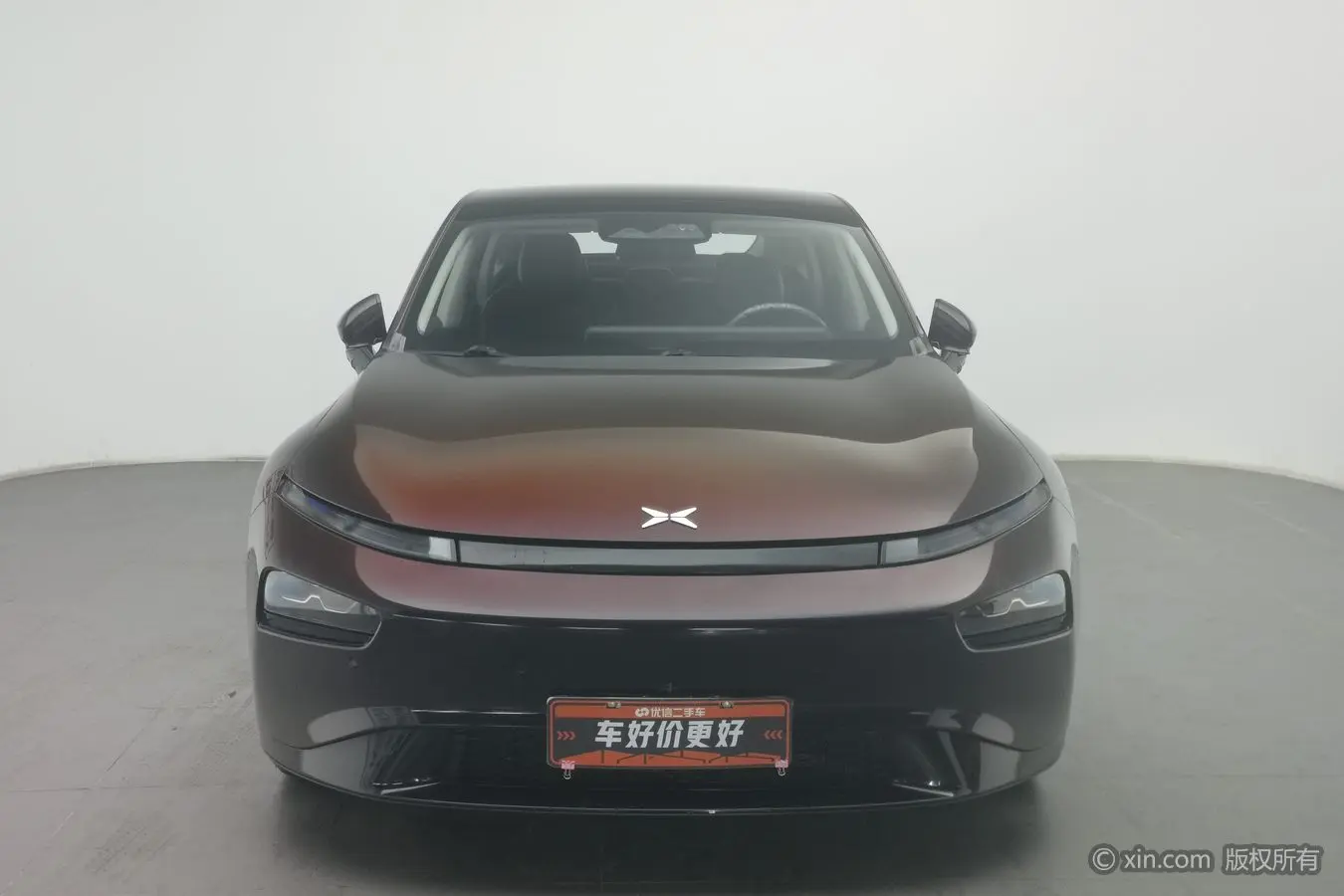 Xpeng P7  из Китая