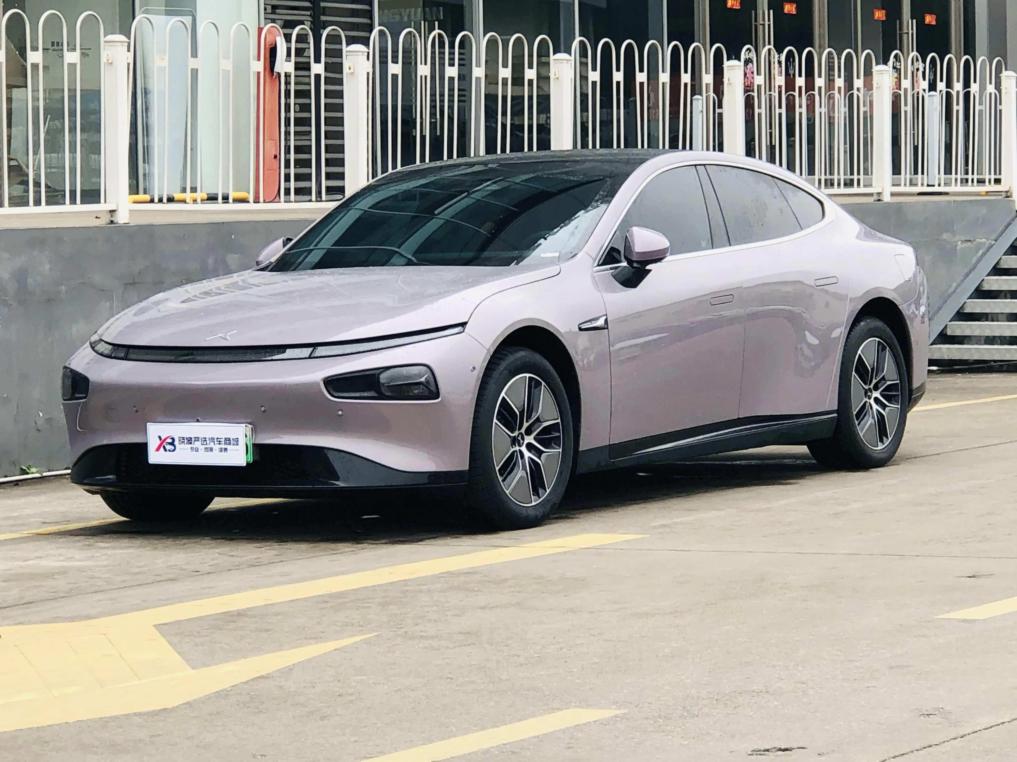 Xpeng P7  из Китая