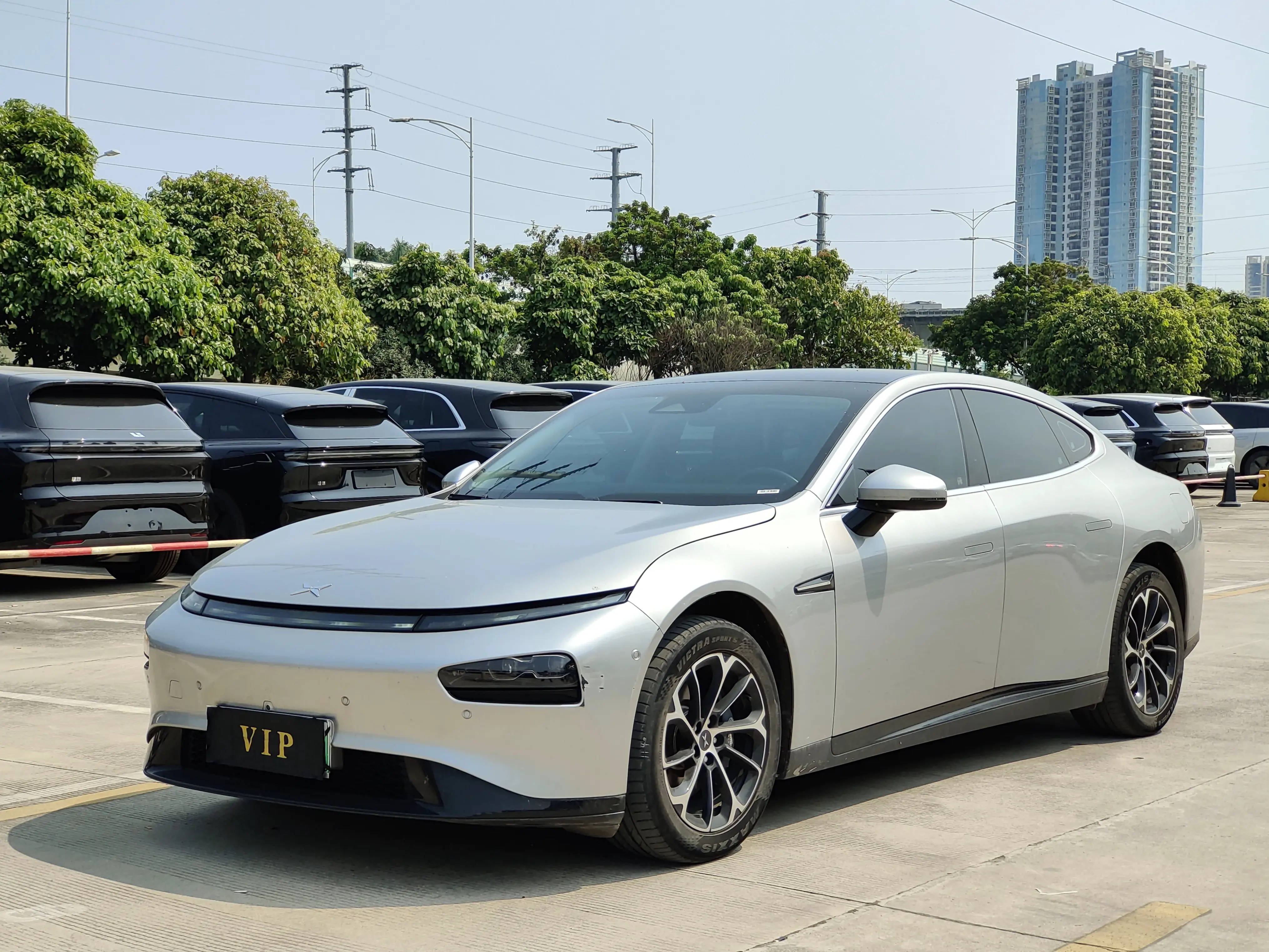 Xpeng P7  из Китая