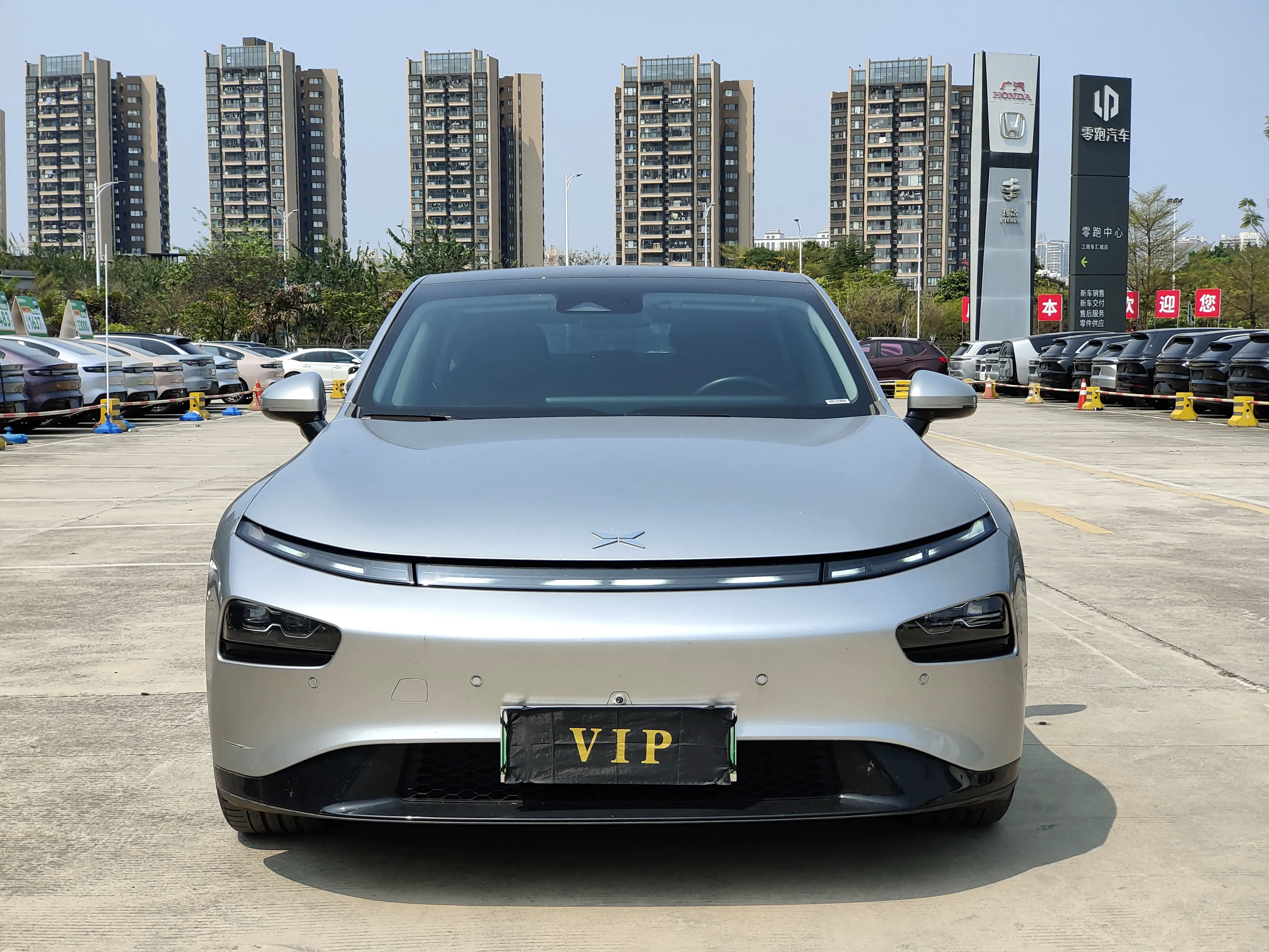 Xpeng P7  из Китая