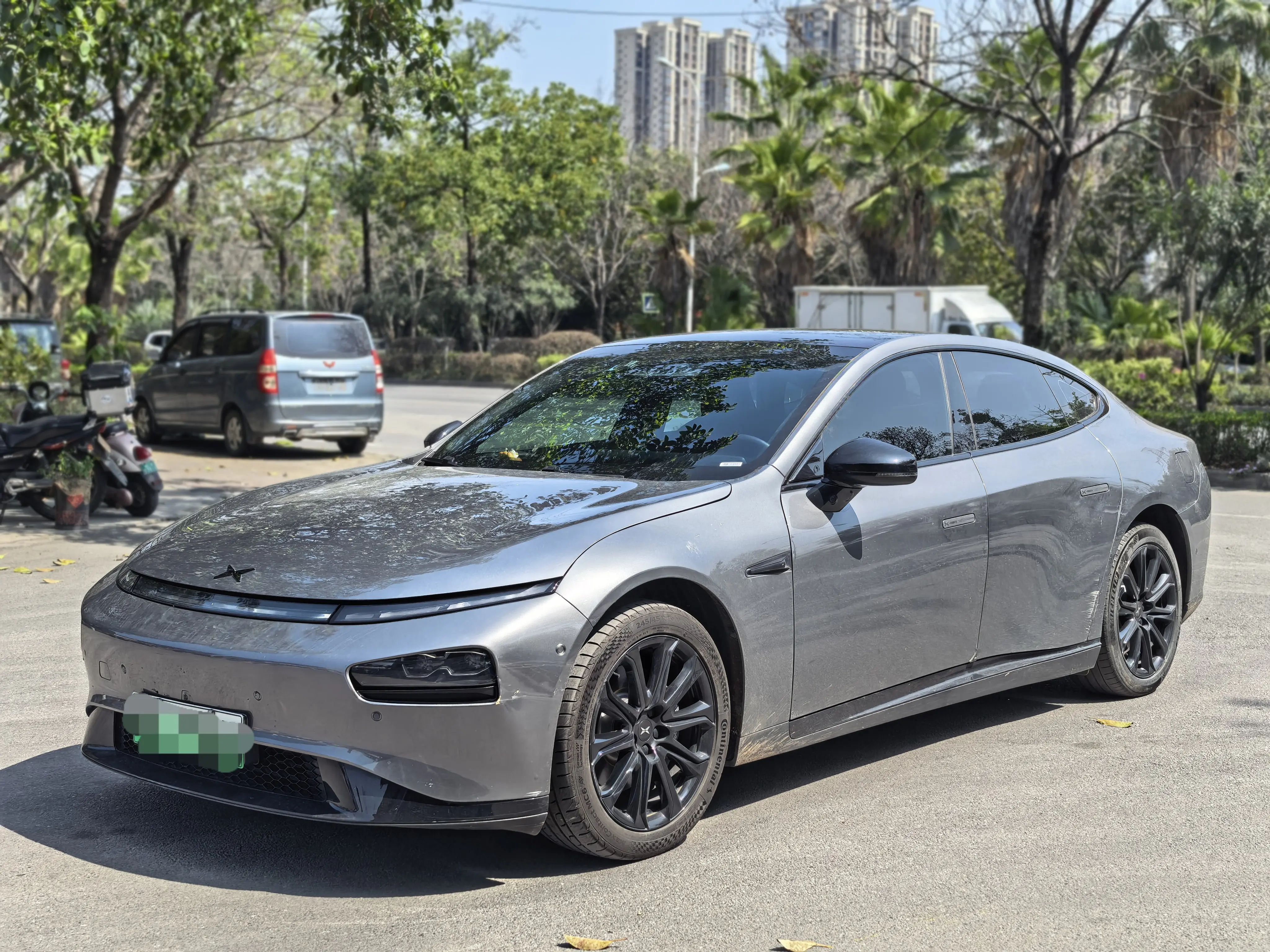 Xpeng P7  из Китая