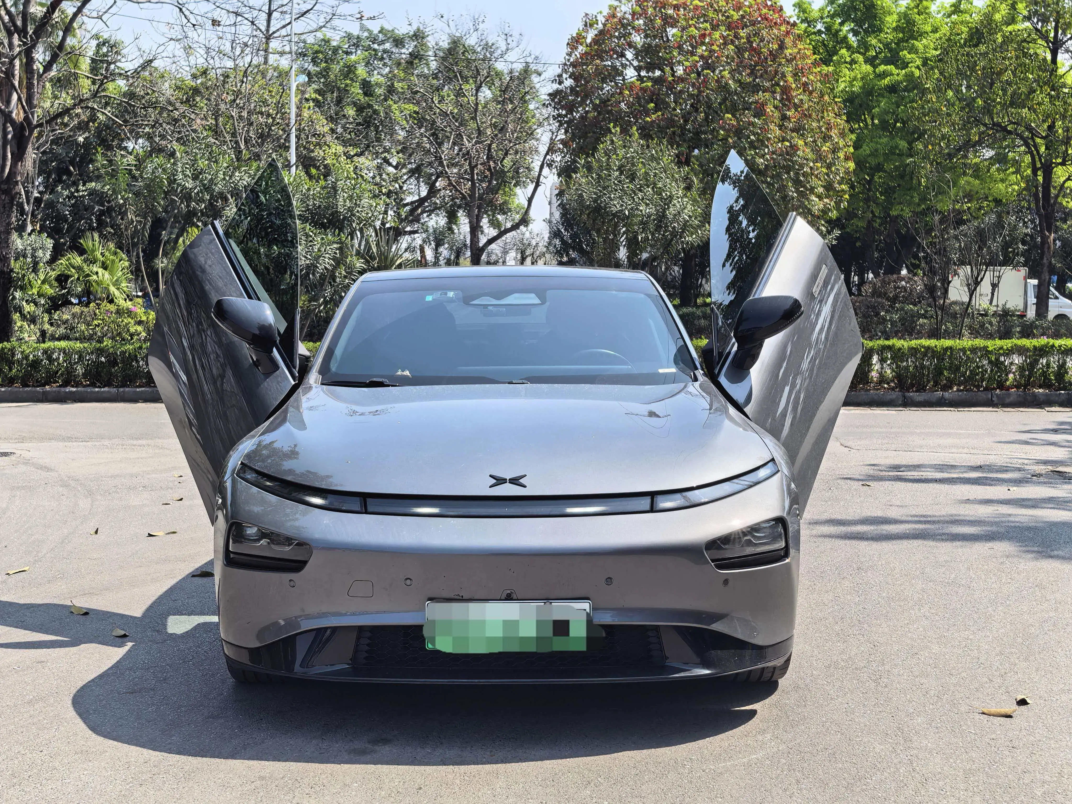 Xpeng P7  из Китая