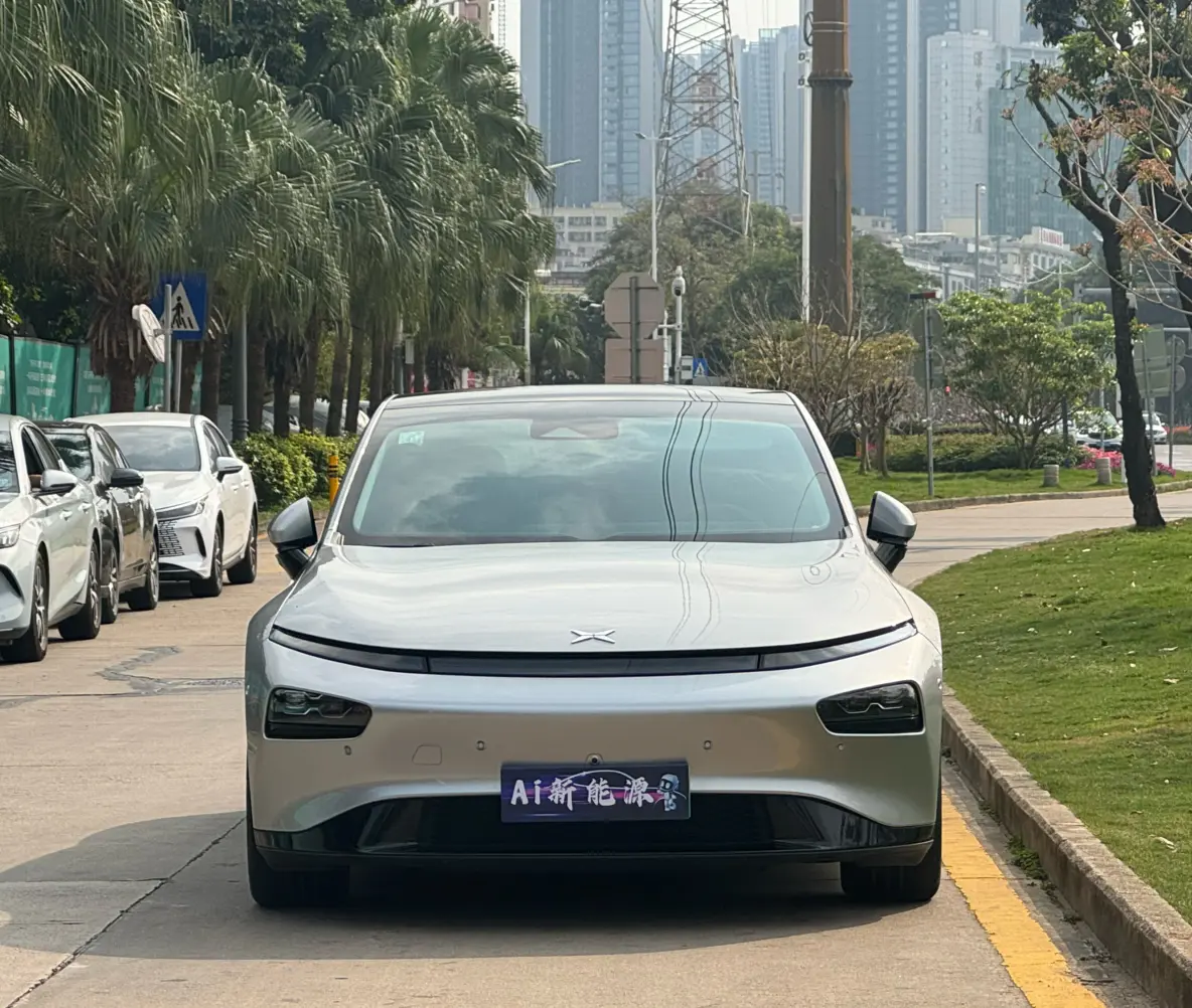 Xpeng P7  из Китая