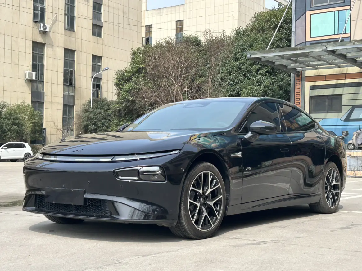 Xpeng P7  из Китая