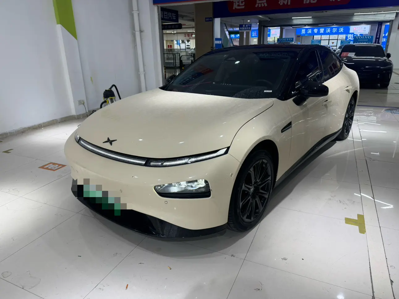 Xpeng P7  из Китая