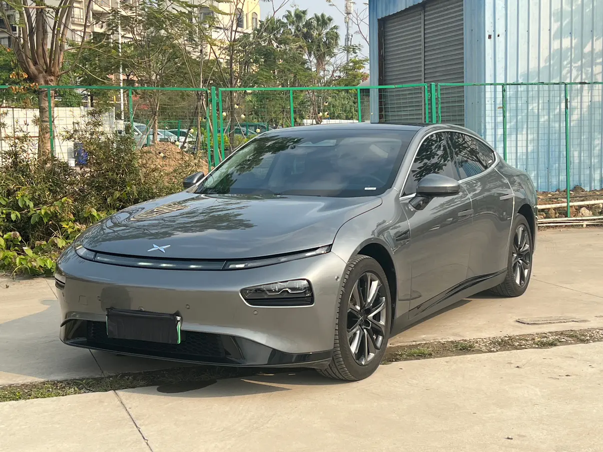 Xpeng P7  из Китая