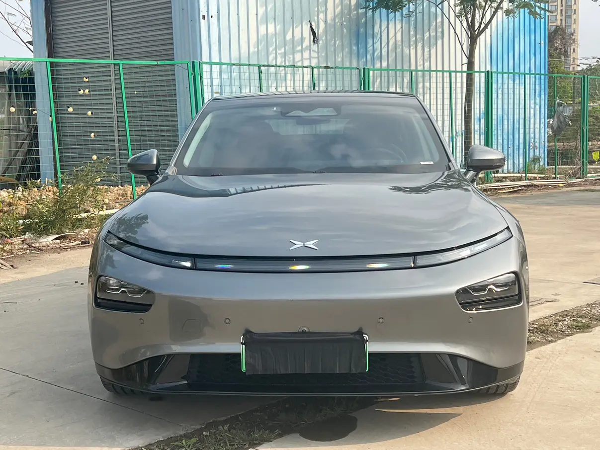 Xpeng P7  из Китая