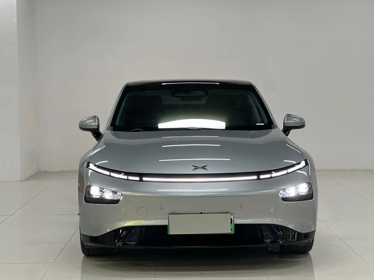 Xpeng P7  из Китая