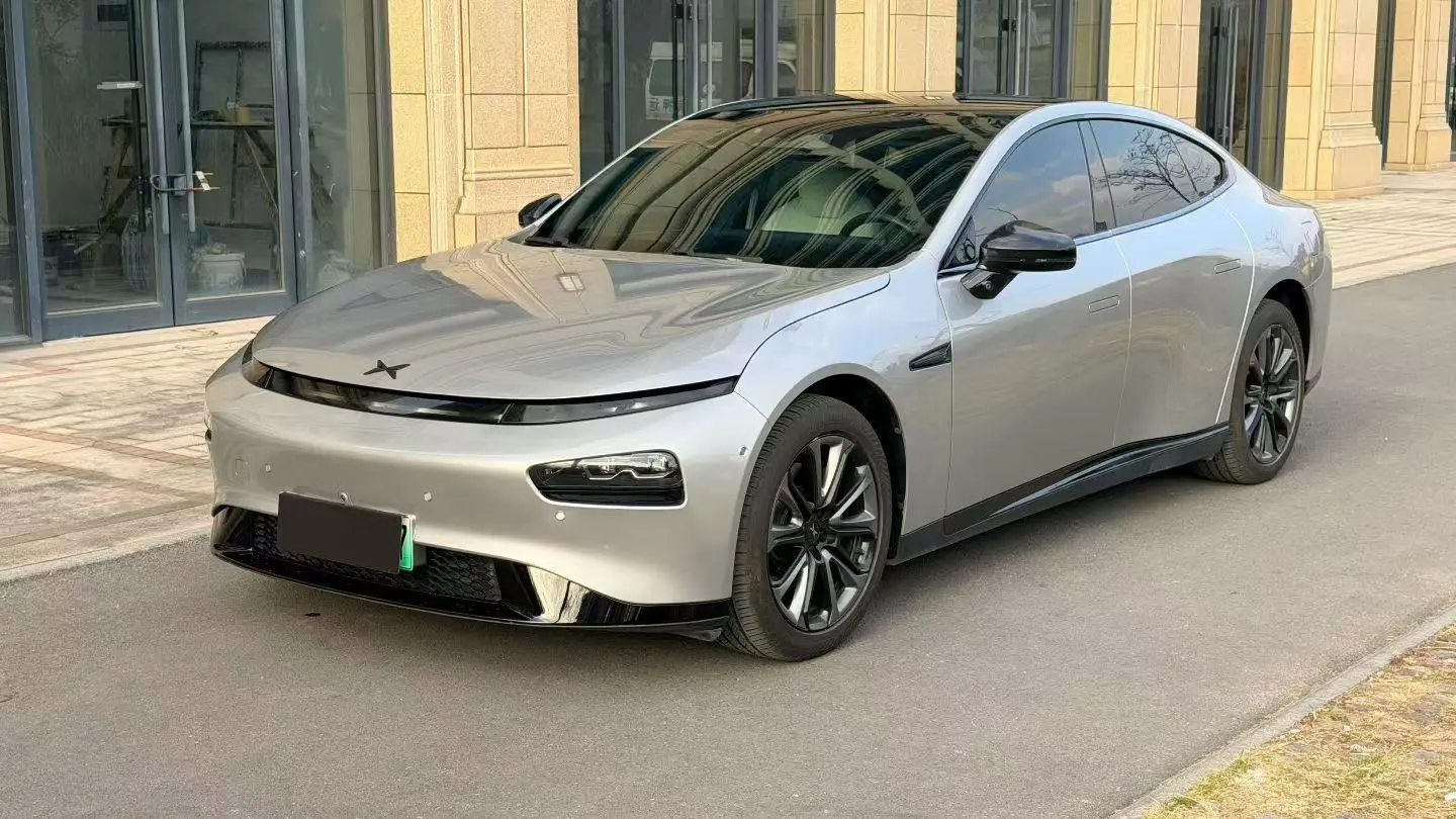 Xpeng P7  из Китая