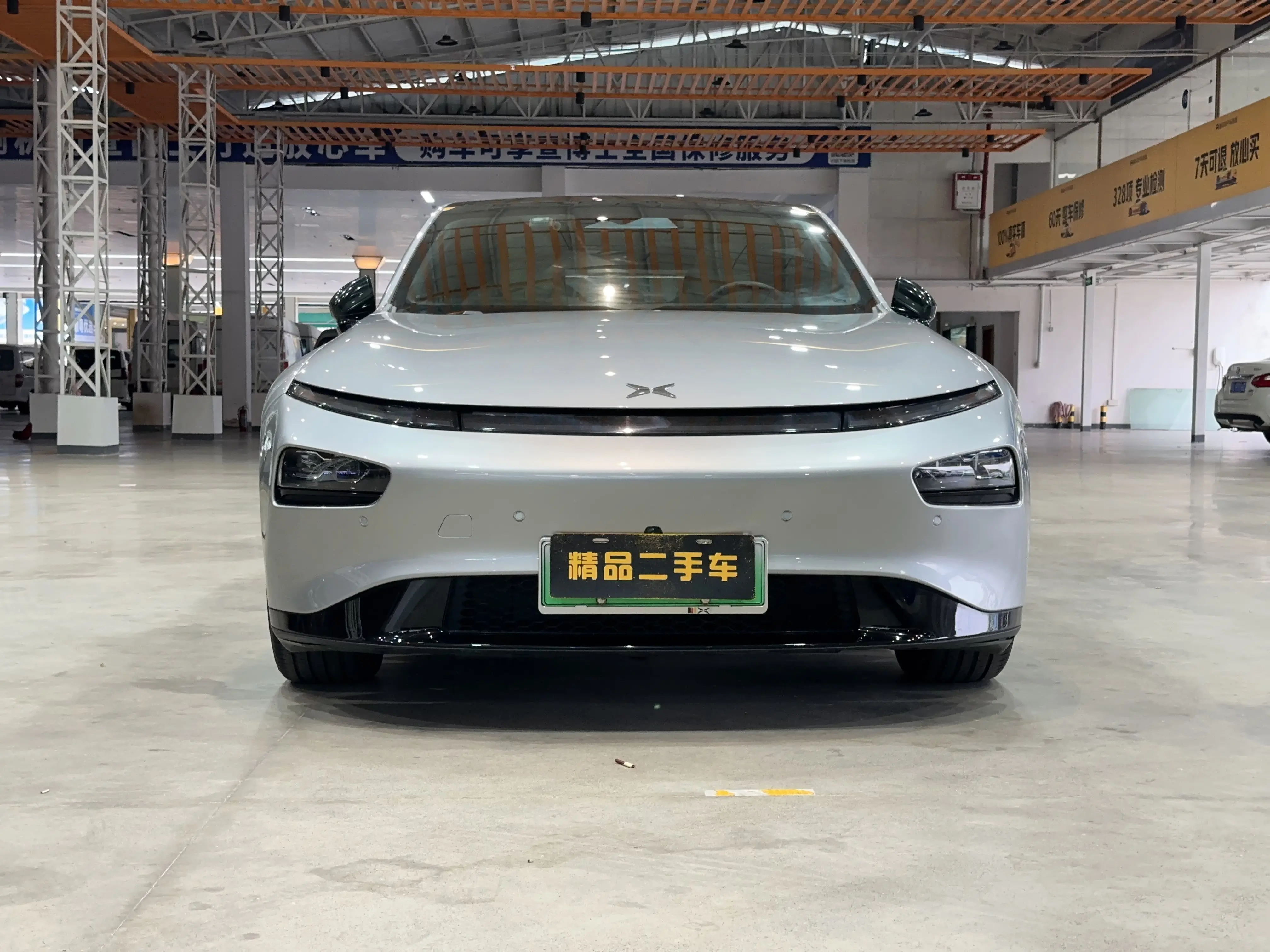 Xpeng P7  из Китая