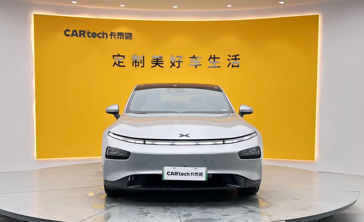 Xpeng P7  из Китая