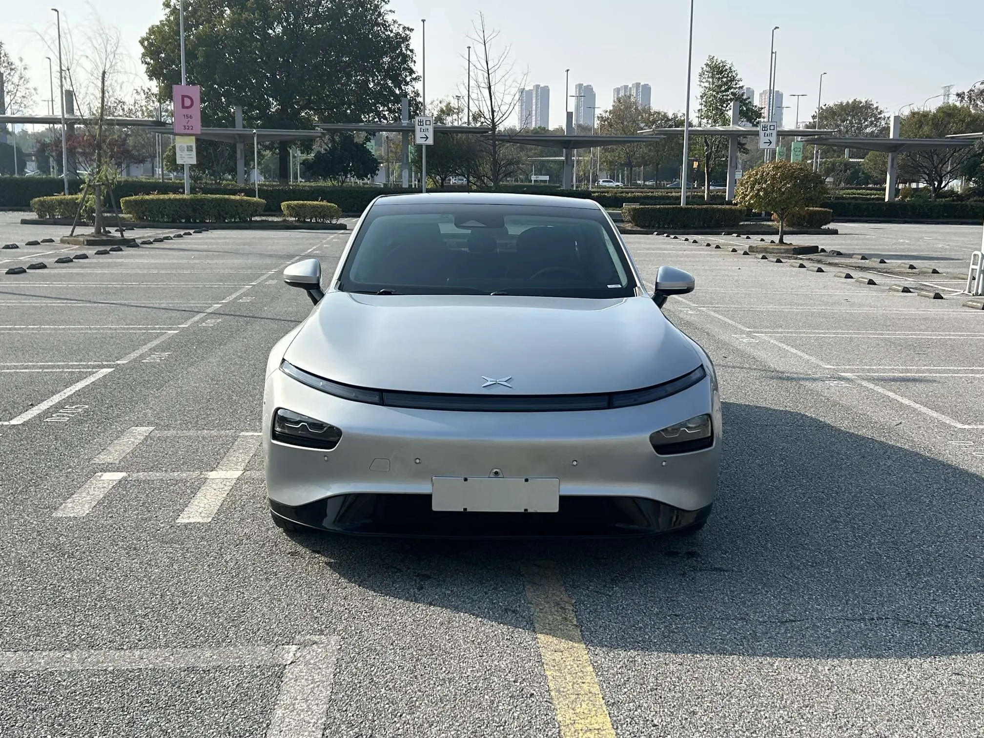 Xpeng P7  из Китая