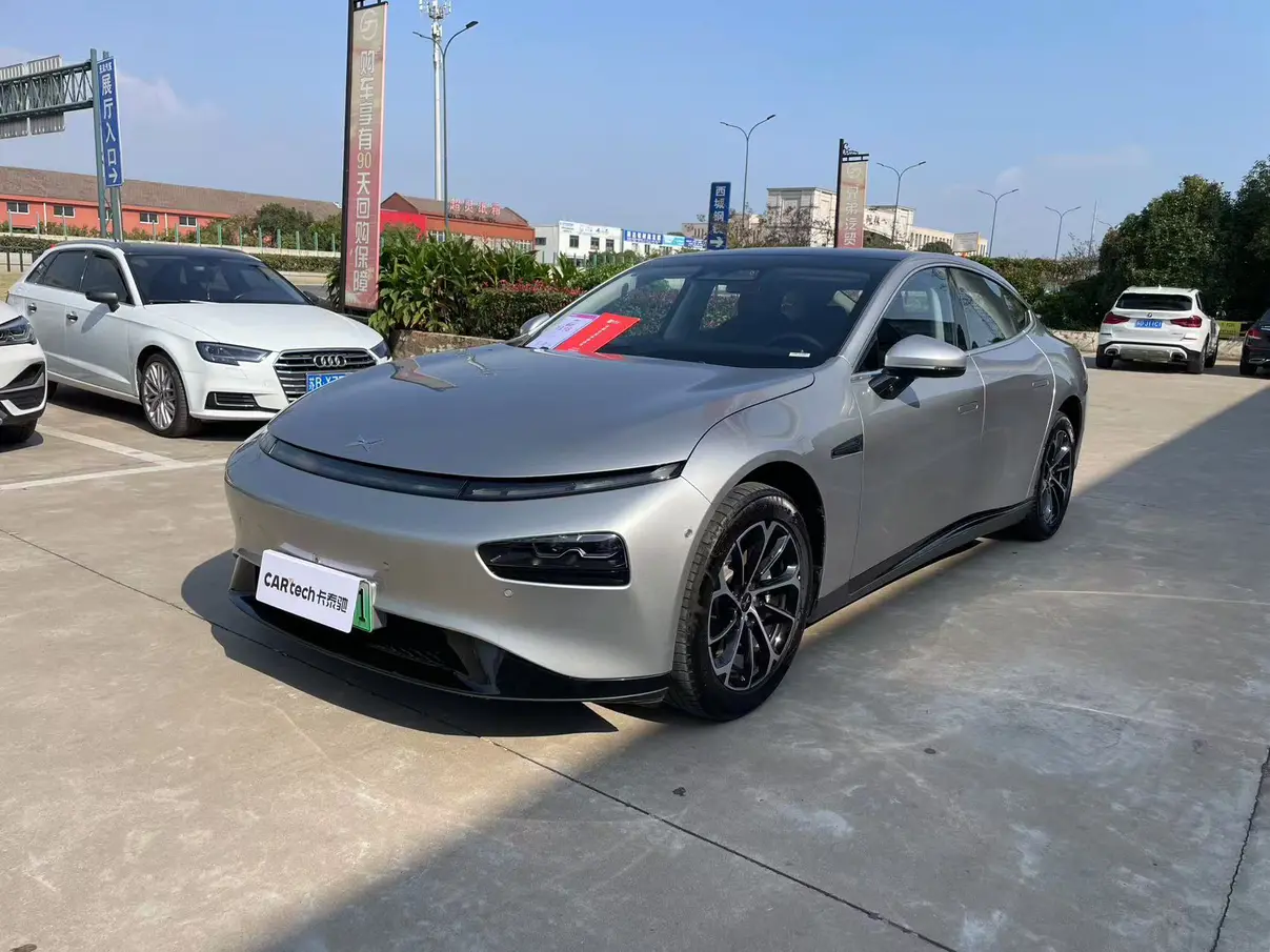 Xpeng P7  из Китая