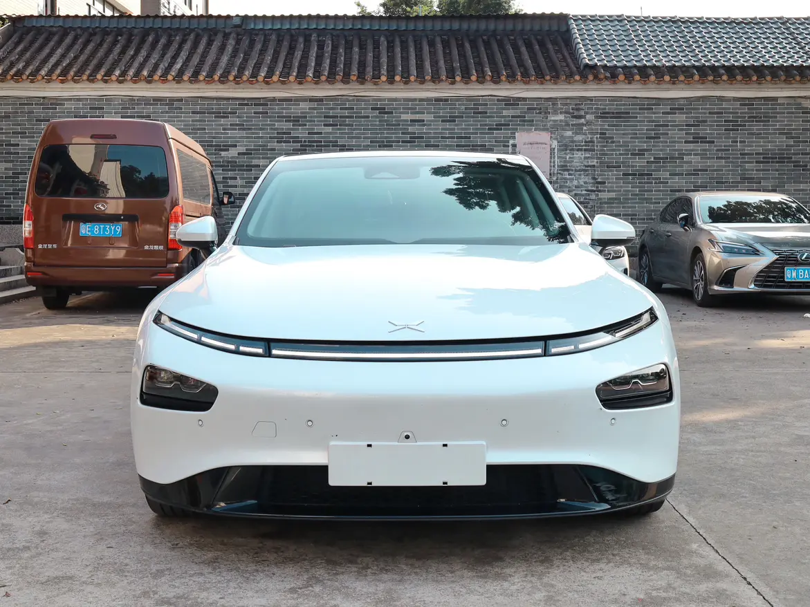 Xpeng P7  из Китая