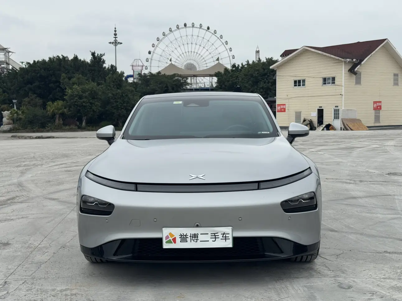 Xpeng P7  из Китая