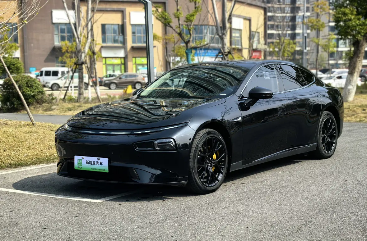 Xpeng P7  из Китая