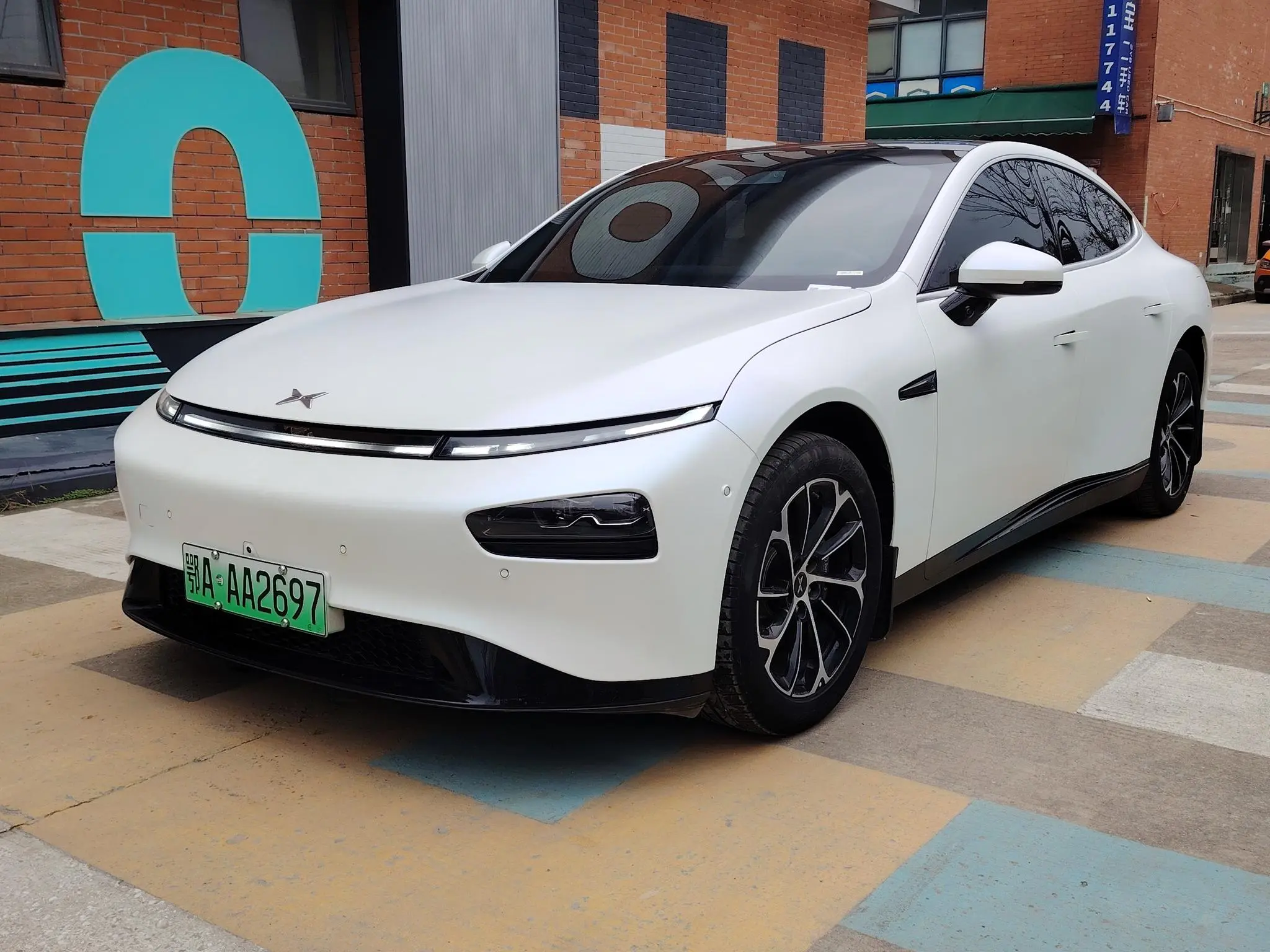 Xpeng P7  из Китая