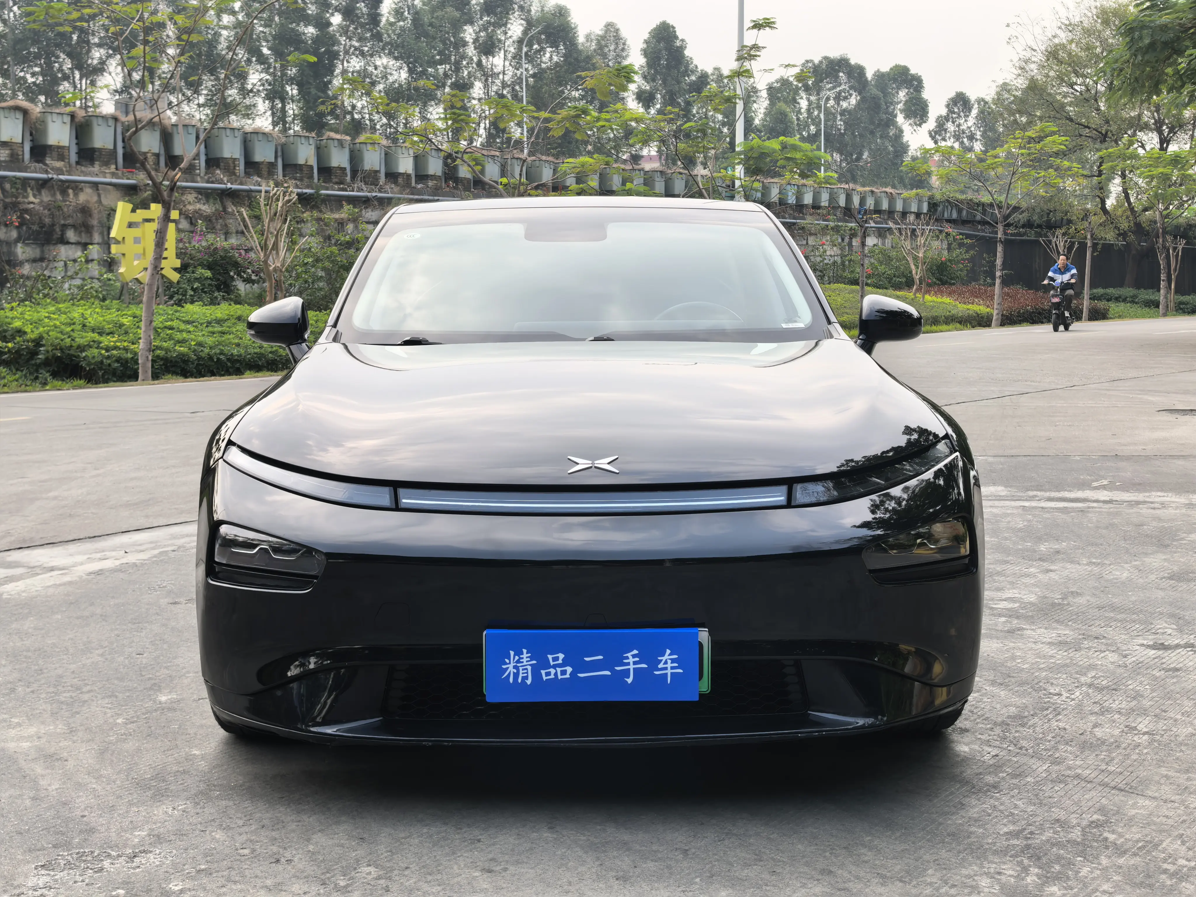 Xpeng P7  из Китая