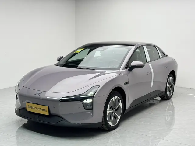 Xpeng Xiaopeng MONA M03  из Китая