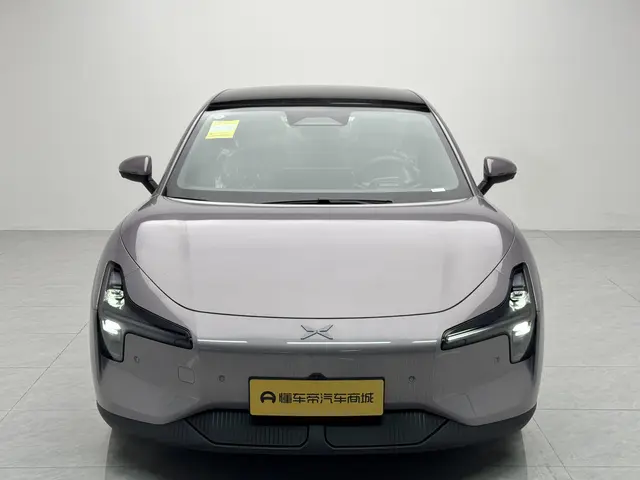 Xpeng Xiaopeng MONA M03  из Китая