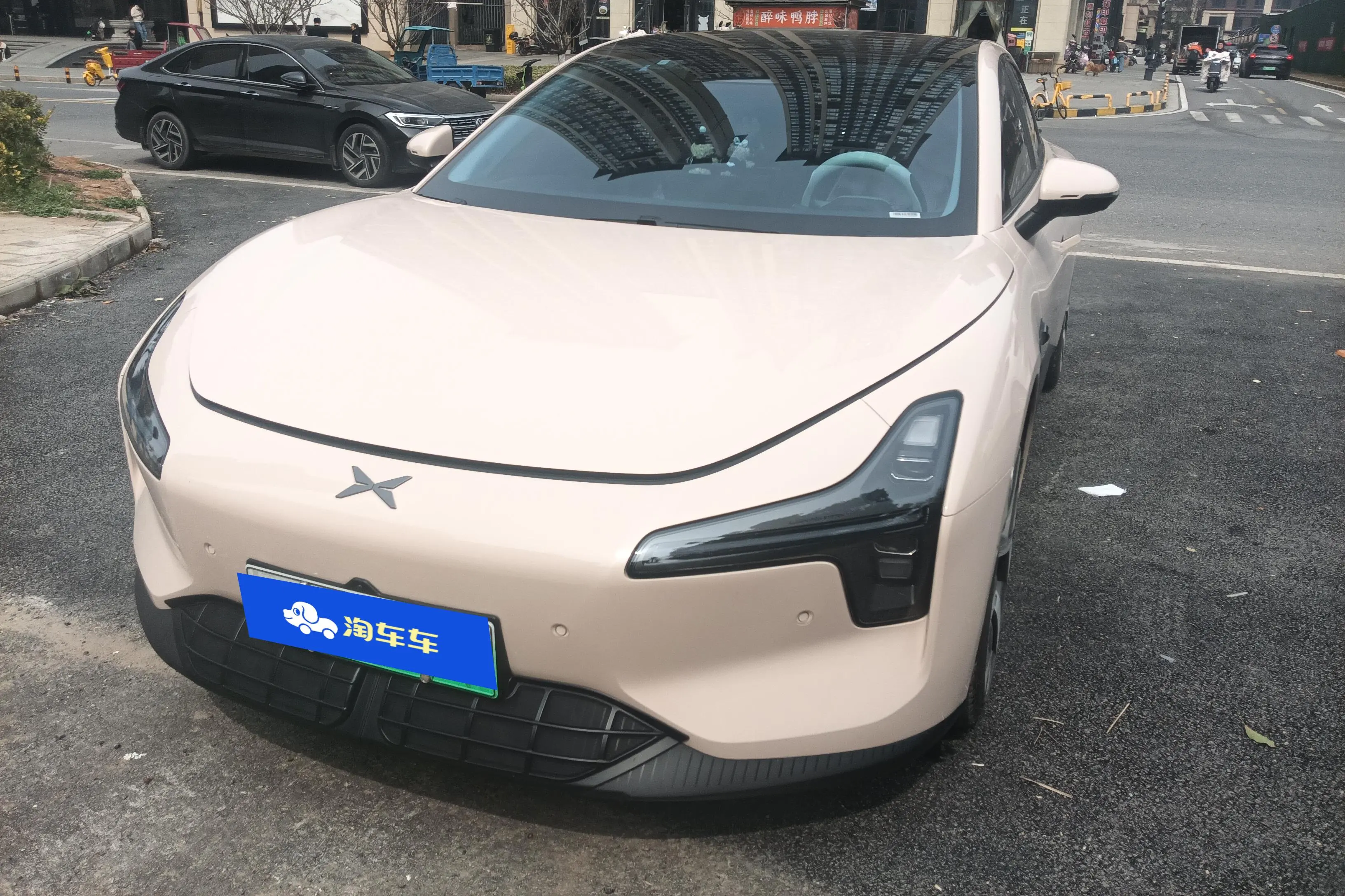 Xpeng Xiaopeng MONA M03  из Китая