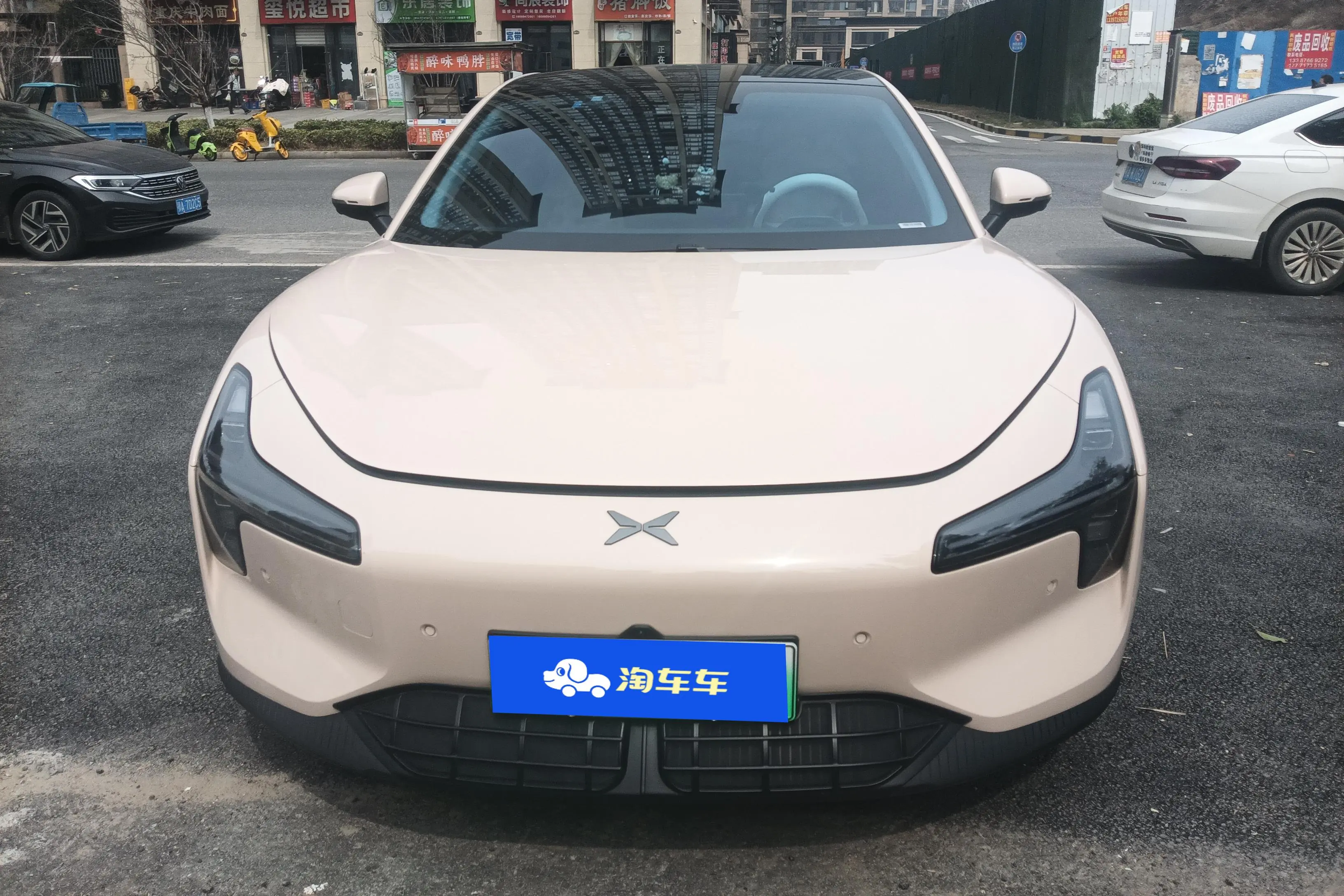 Xpeng Xiaopeng MONA M03  из Китая