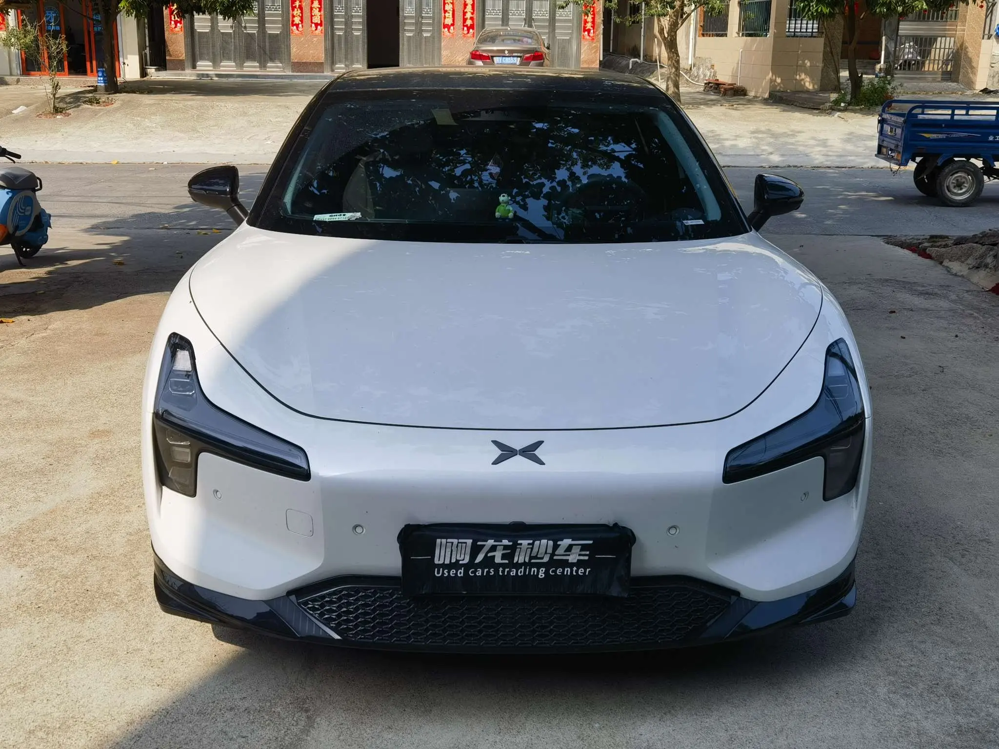 Xpeng Xiaopeng MONA M03  из Китая