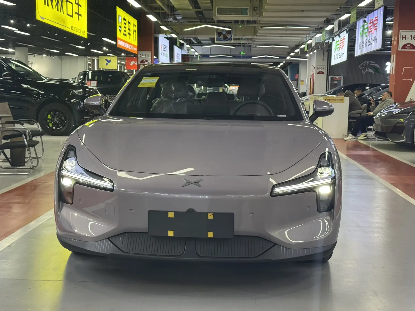 Xpeng Xiaopeng MONA M03  из Китая