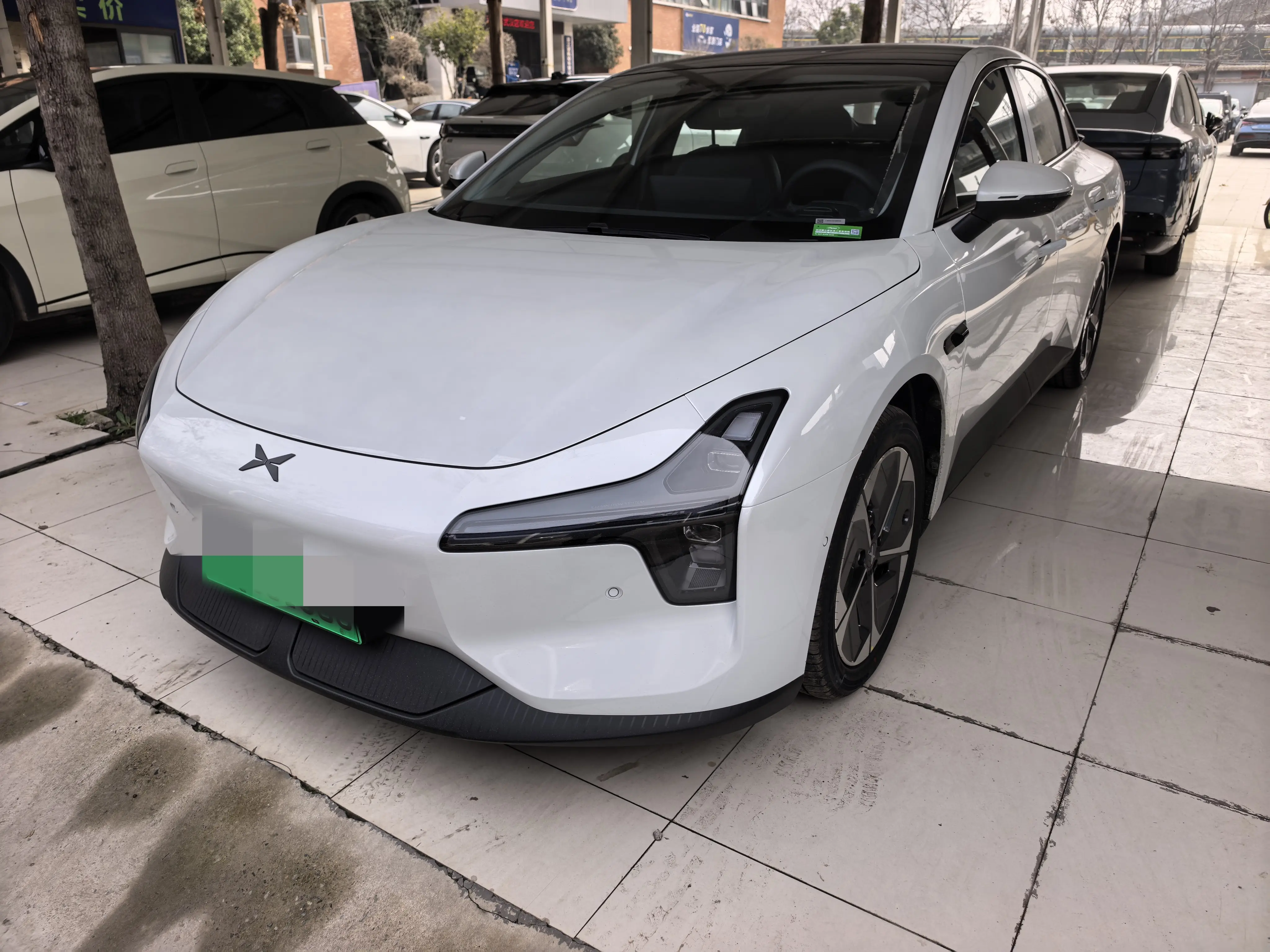 Xpeng Xiaopeng MONA M03  из Китая