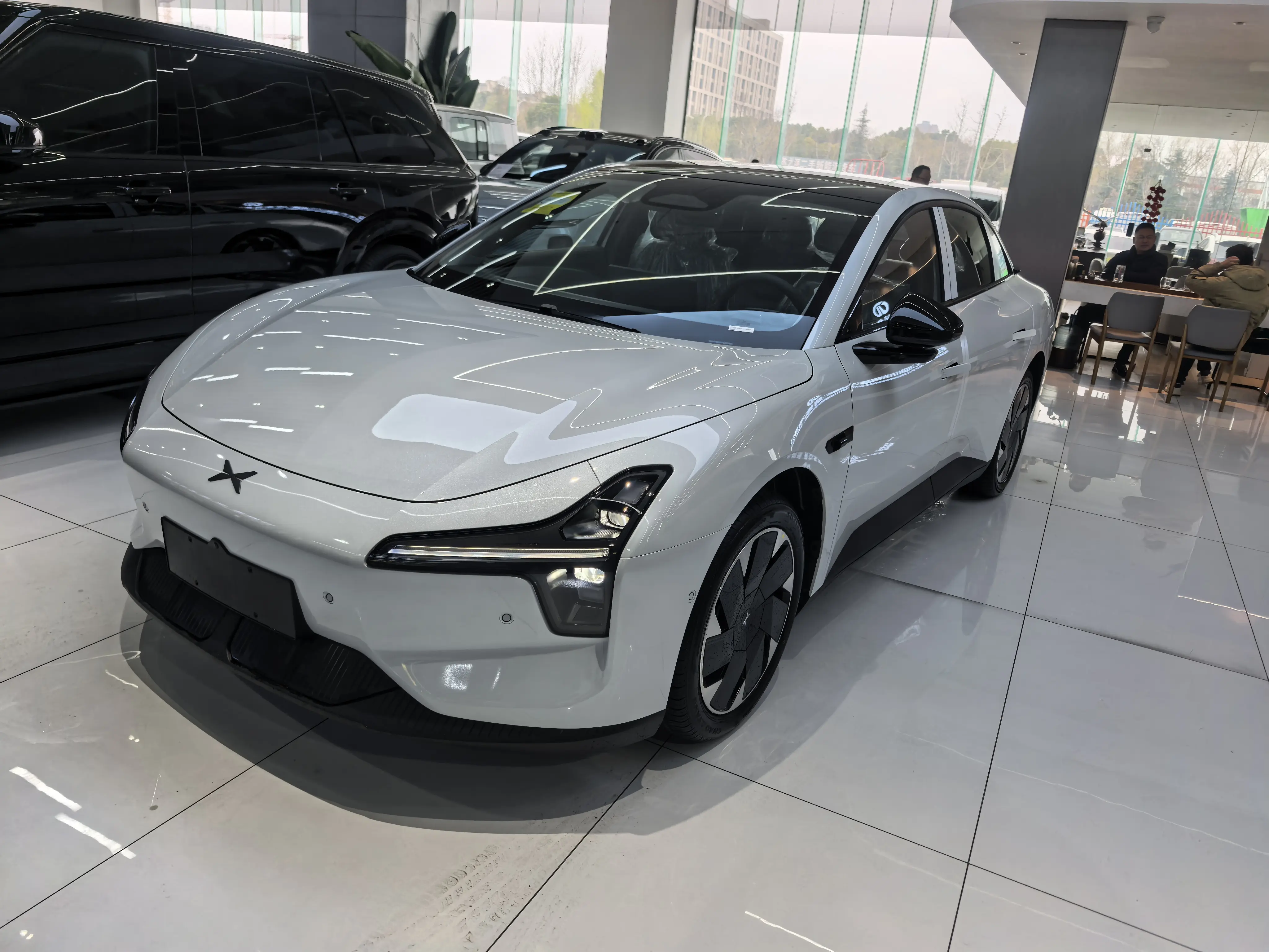 Xpeng Xiaopeng MONA M03  из Китая