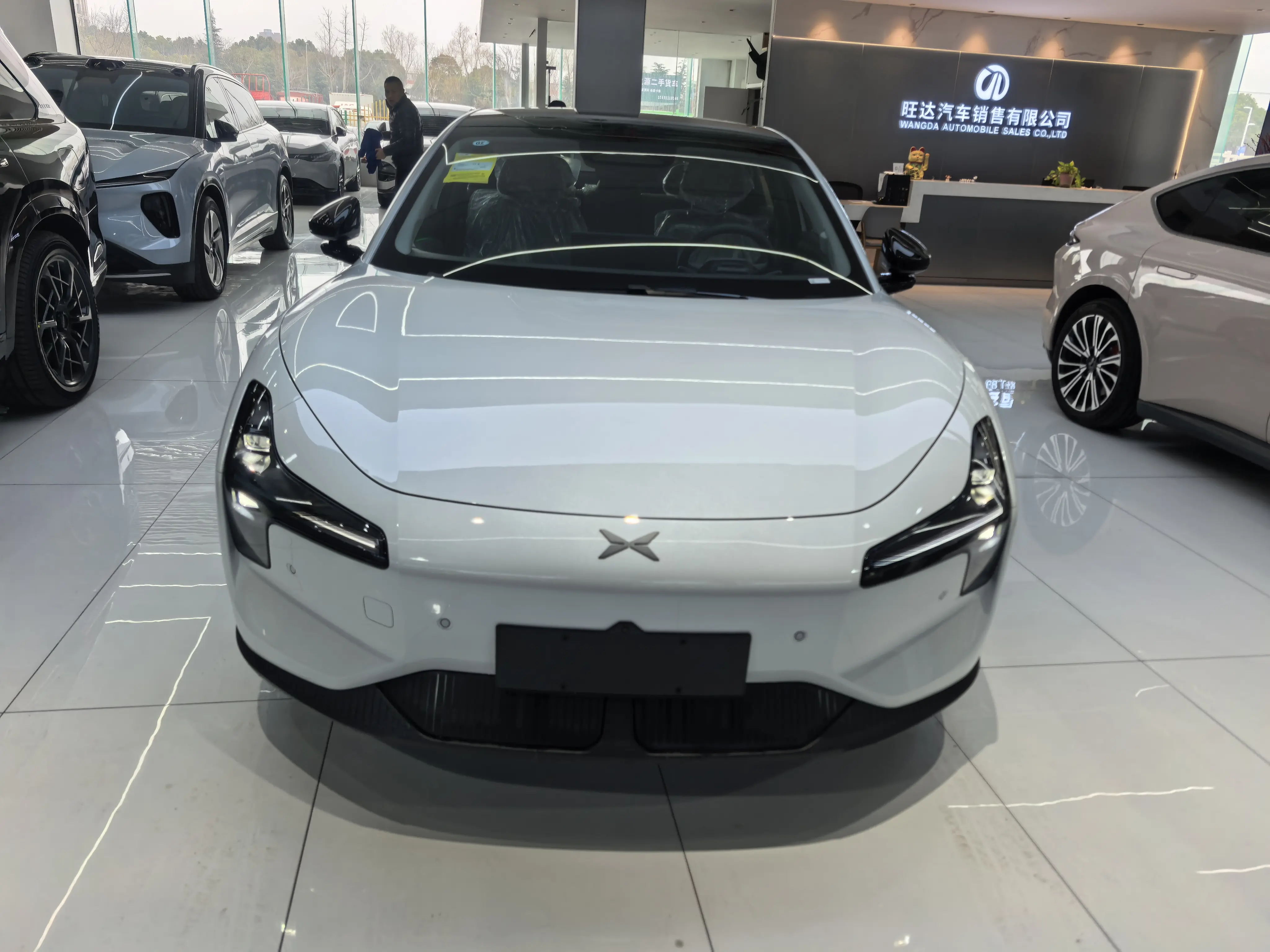 Xpeng Xiaopeng MONA M03  из Китая