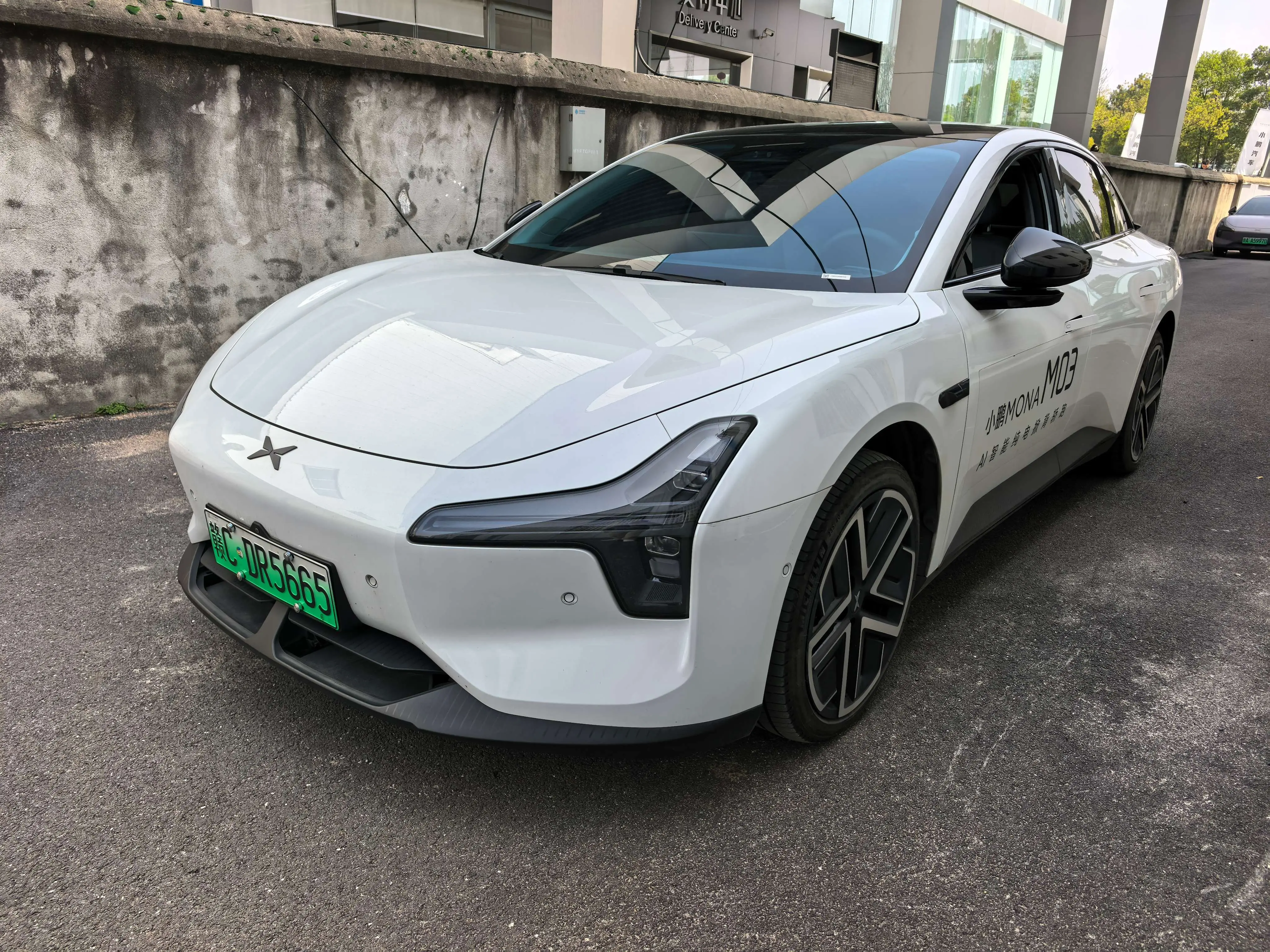 Xpeng Xiaopeng MONA M03  из Китая