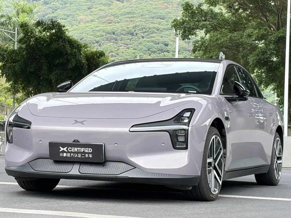 Xpeng Xiaopeng MONA M03  из Китая