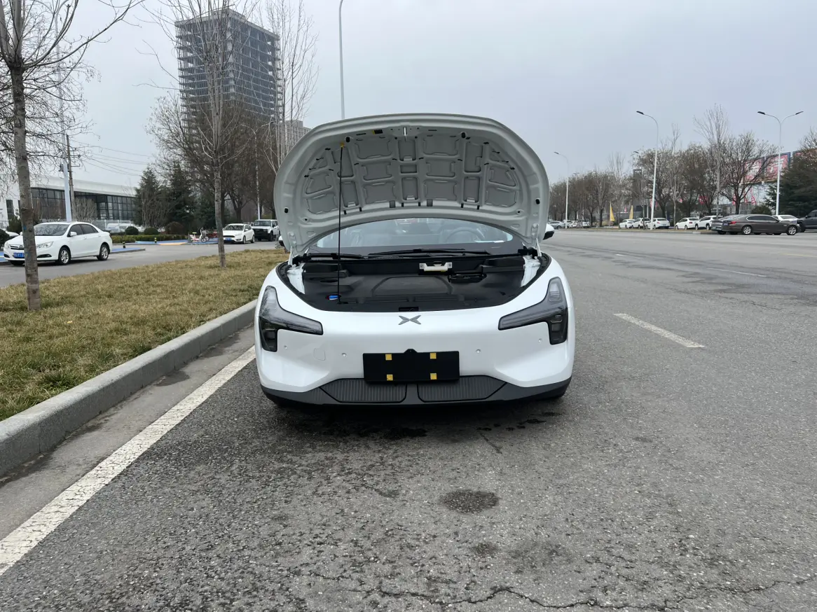 Xpeng Xiaopeng MONA M03  из Китая