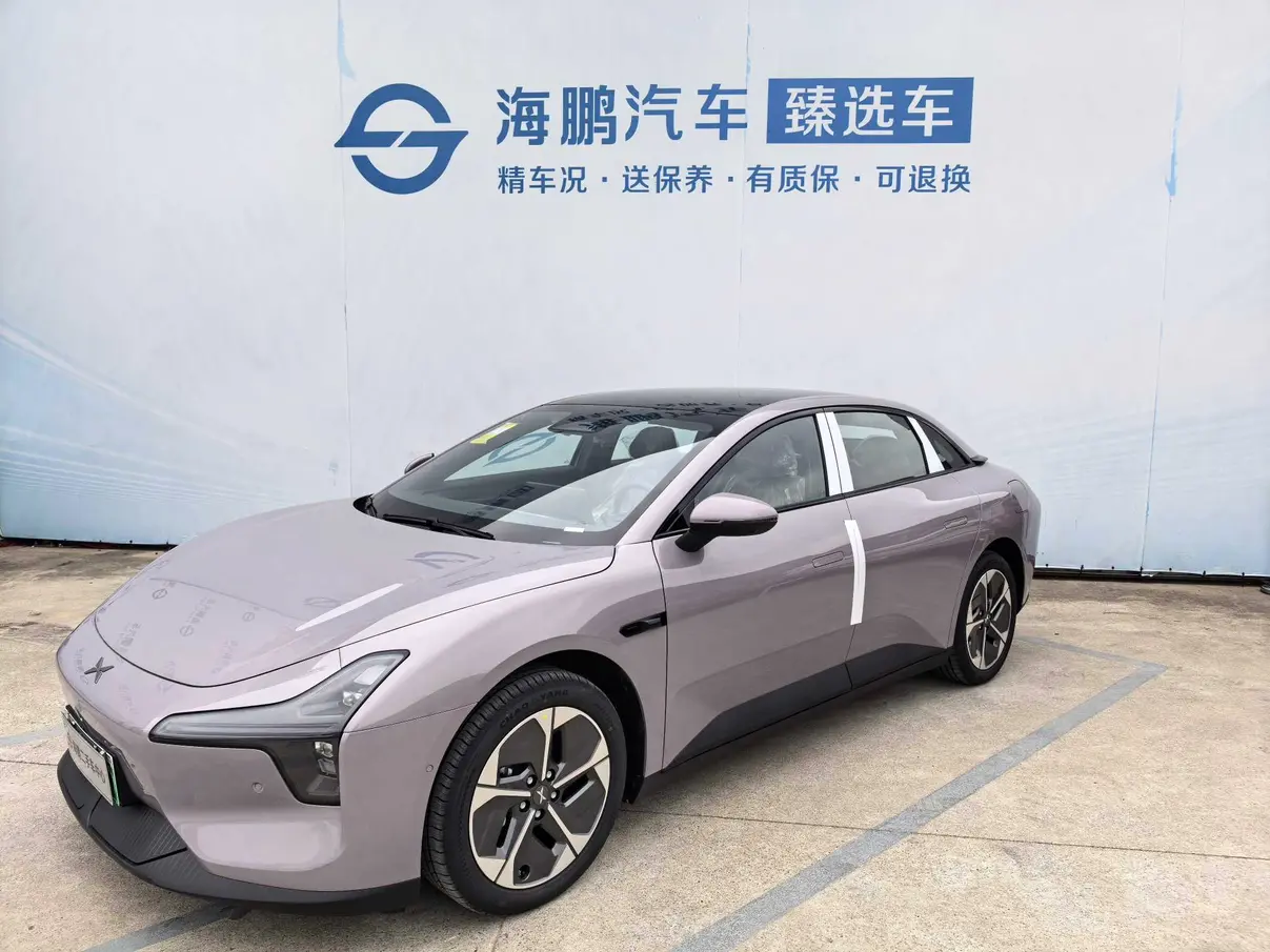 Xpeng Xiaopeng MONA M03  из Китая