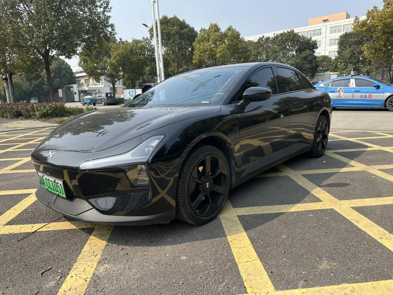 Xpeng Xiaopeng MONA M03  из Китая