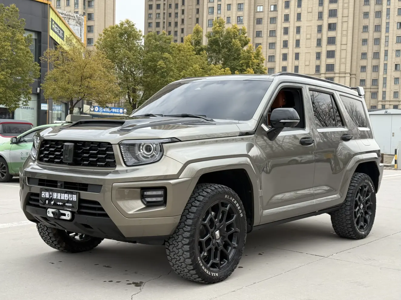 Tank 700 Hi4-T  из Китая