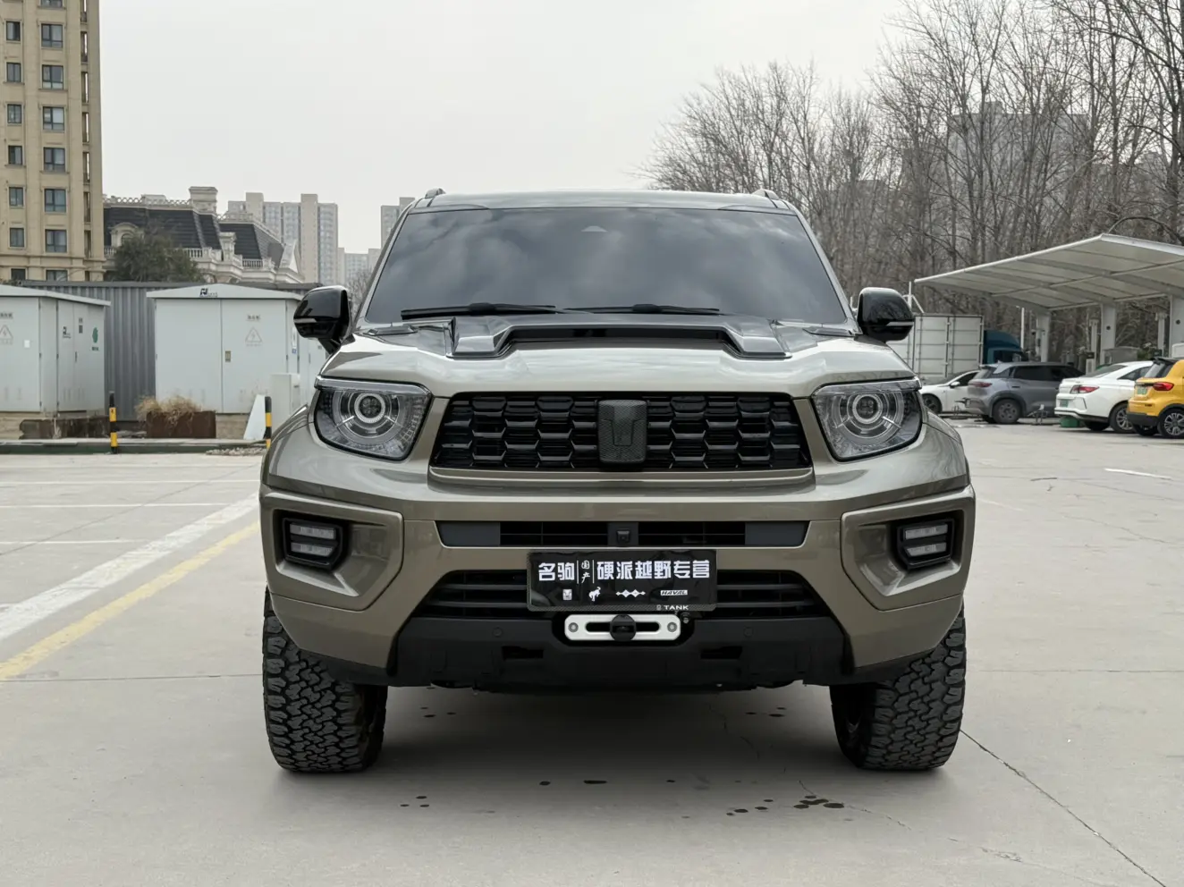 Tank 700 Hi4-T  из Китая